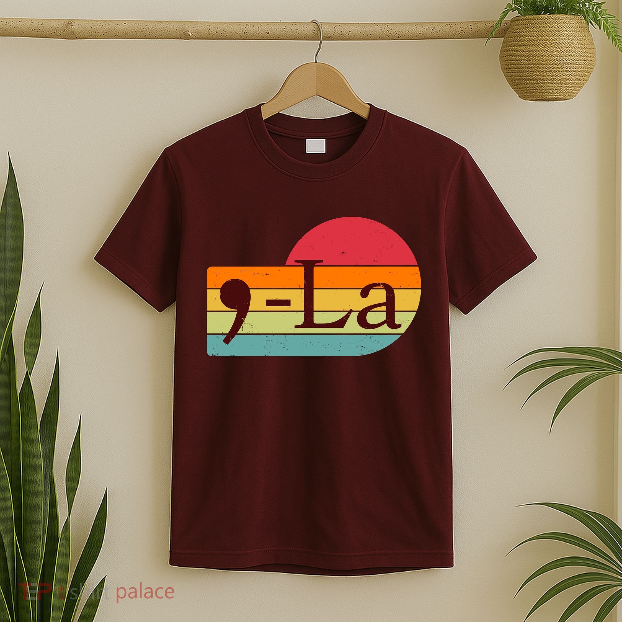Retro Vintage Comma La Kamala Harris 2024 T-Shirt