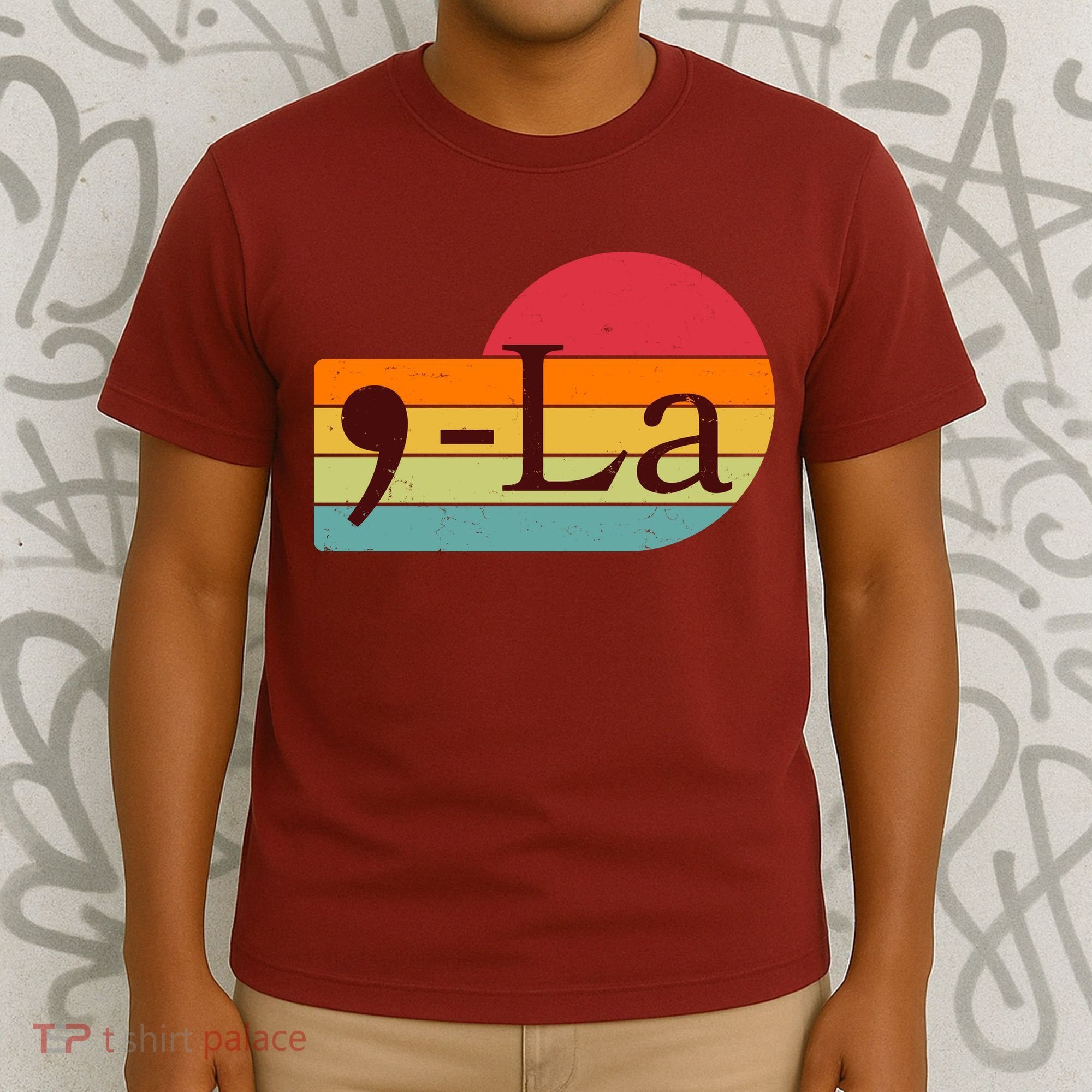 Retro Vintage Comma La Kamala Harris 2024 T-Shirt