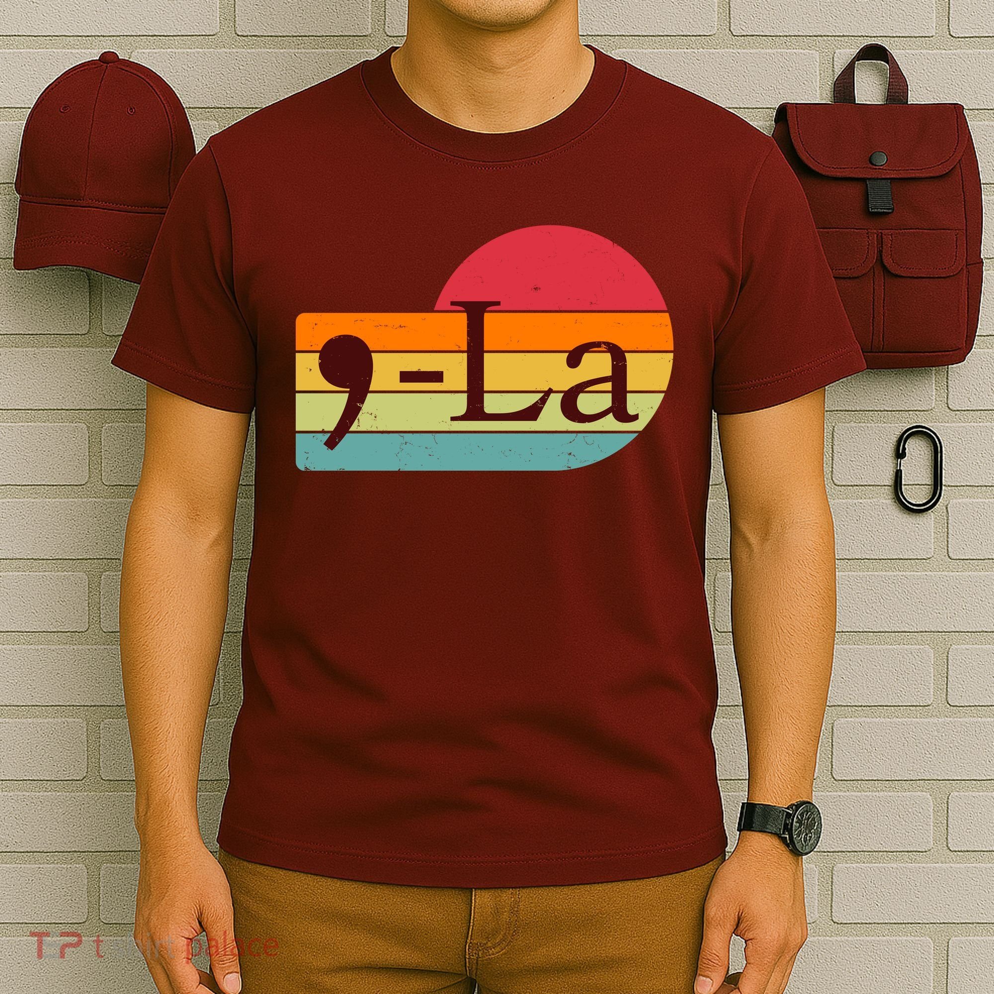 Retro Vintage Comma La Kamala Harris 2024 T-Shirt