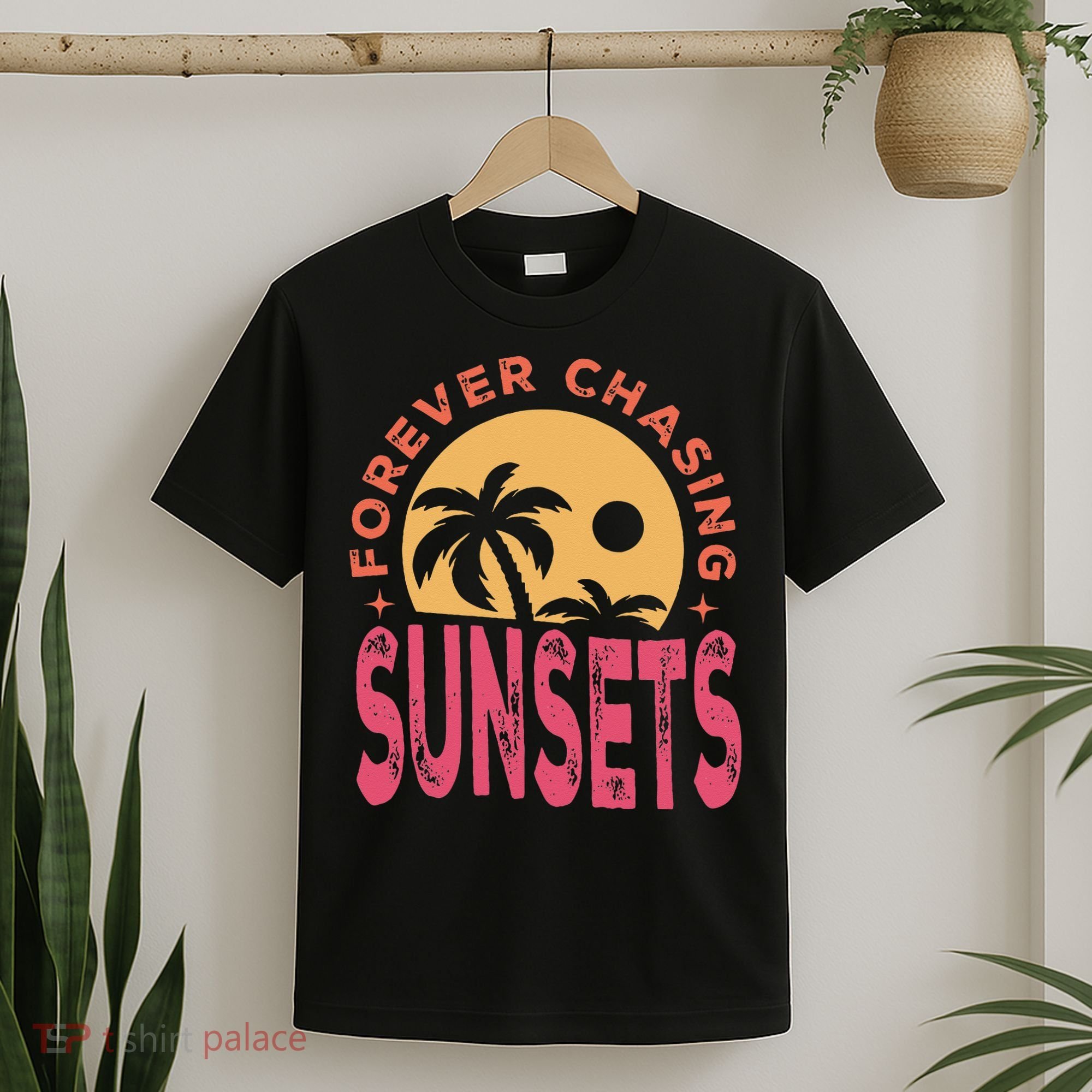 Retro Vintage Forever Chasing Sunsets Summer Vacation Outfit T-Shirt