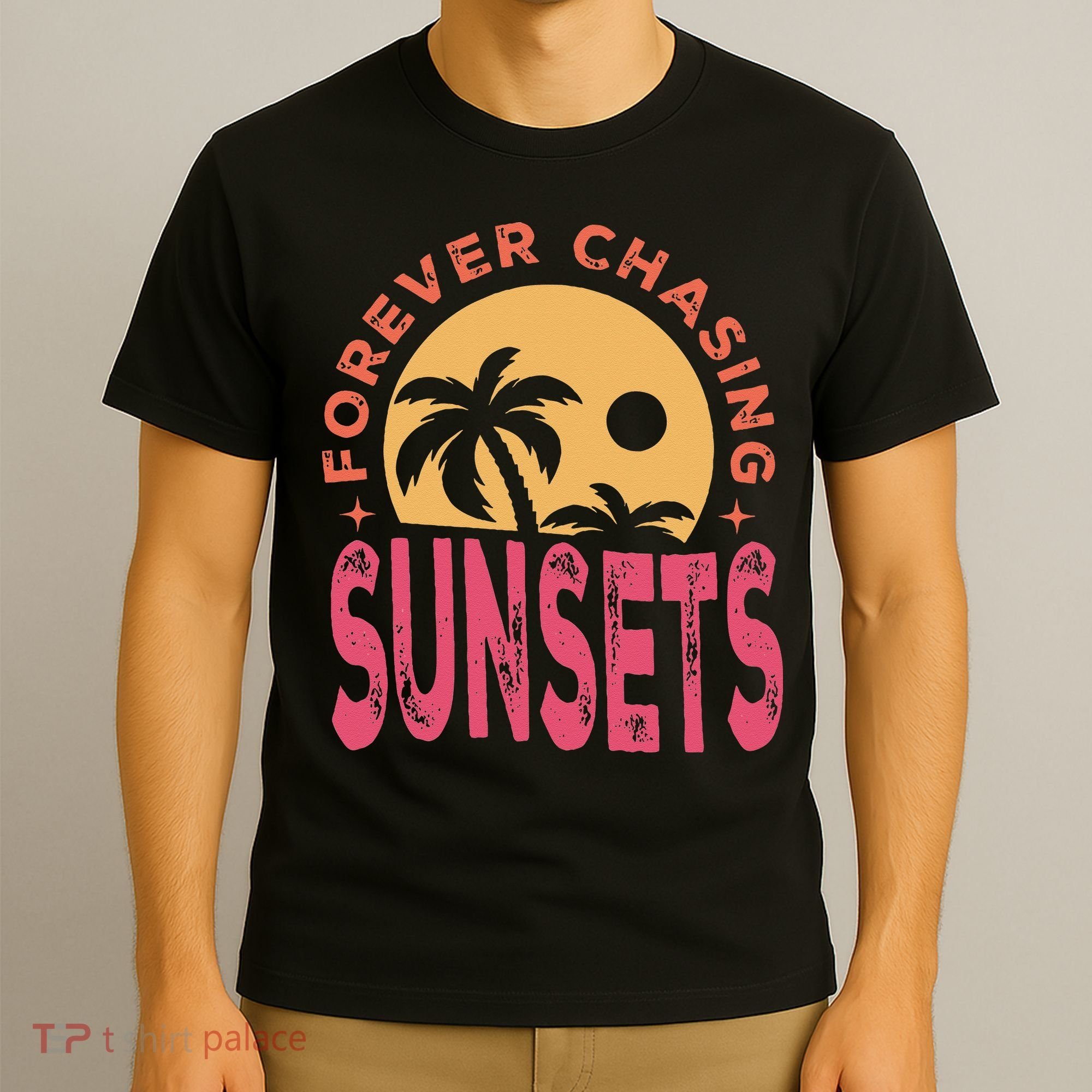 Retro Vintage Forever Chasing Sunsets Summer Vacation Outfit T-Shirt