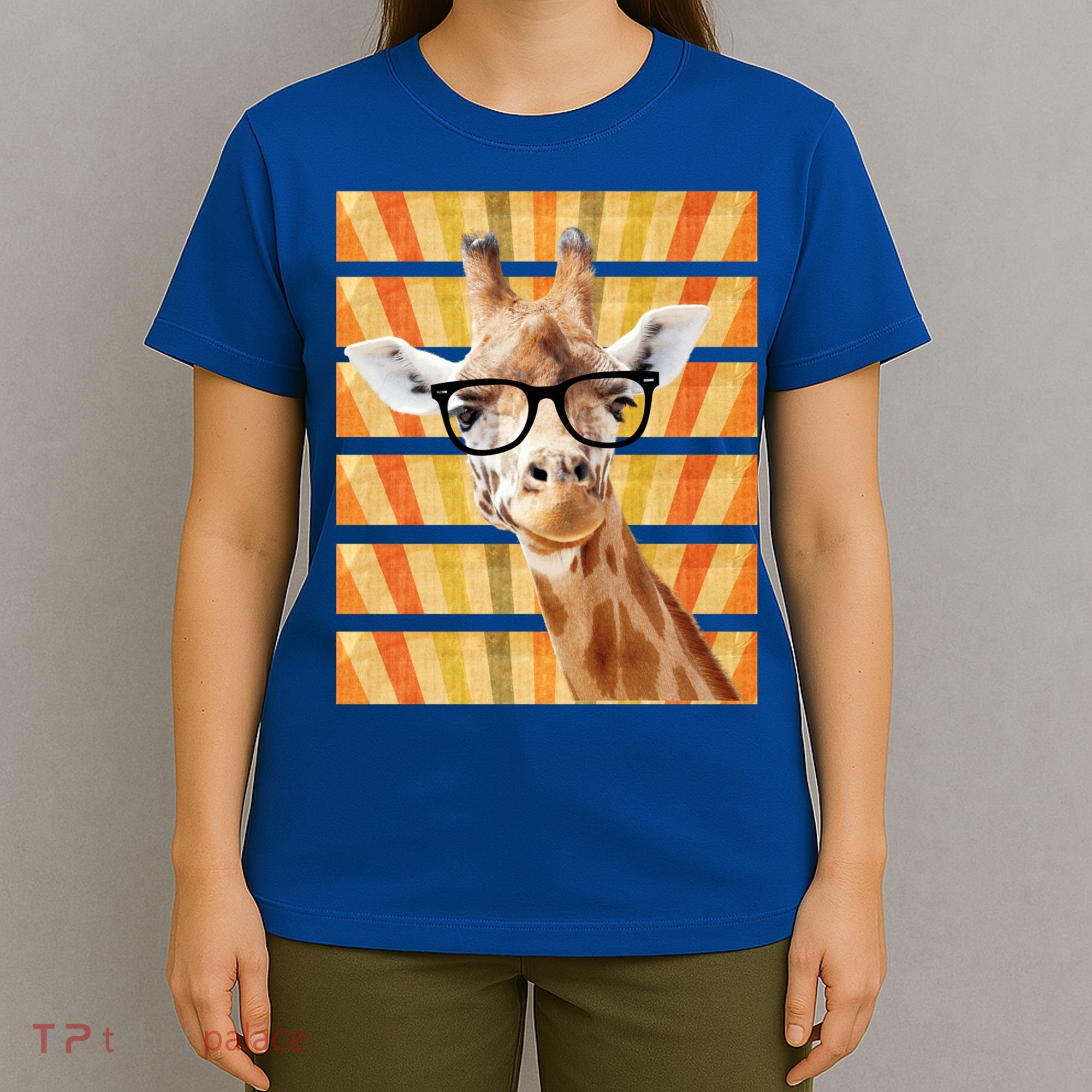Retro Vintage Giraffe Sunglasses Funny Animal Lover Cool Gift T-Shirt