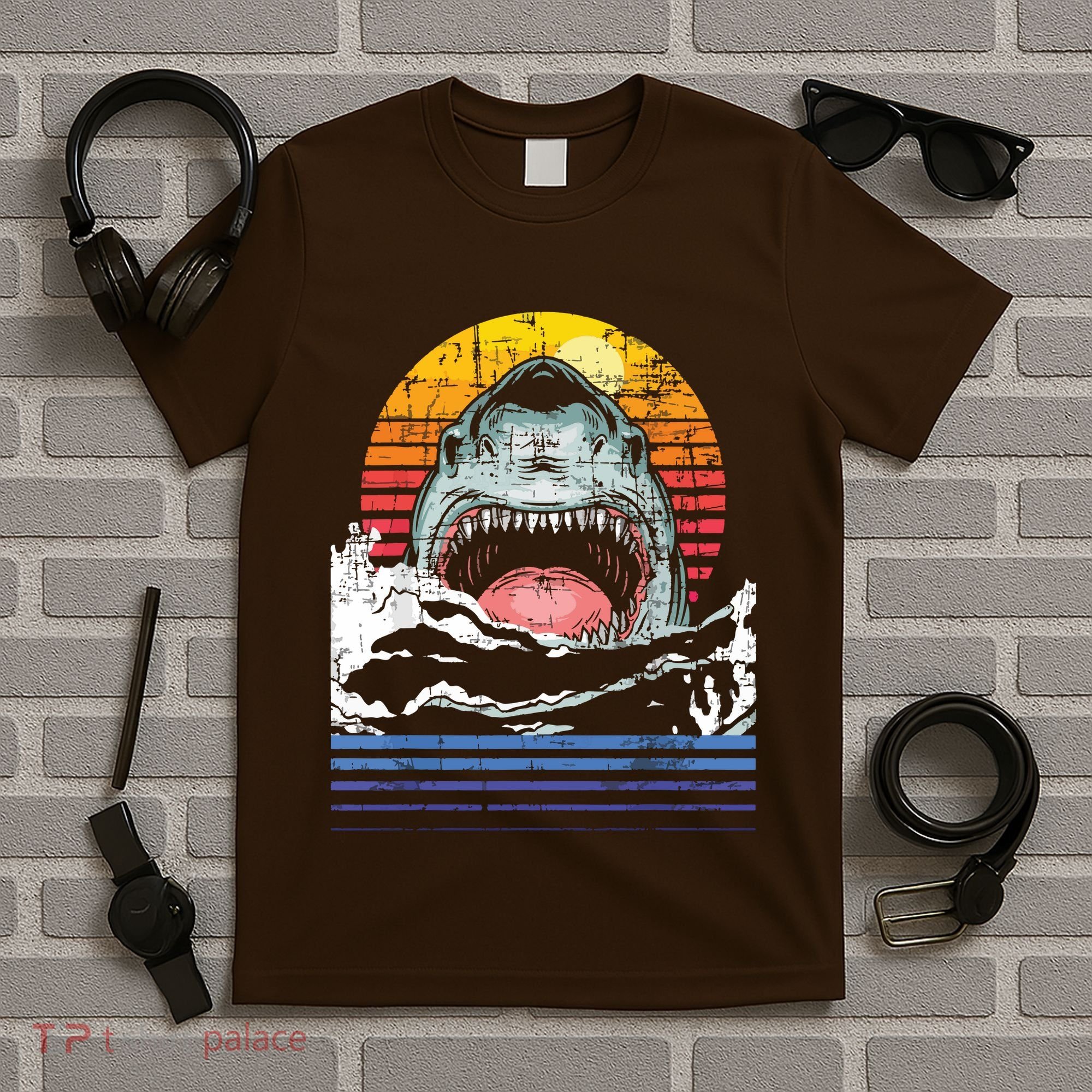 Retro Vintage Shark Marine Biologist Wildlife Shark Lovers T-Shirt