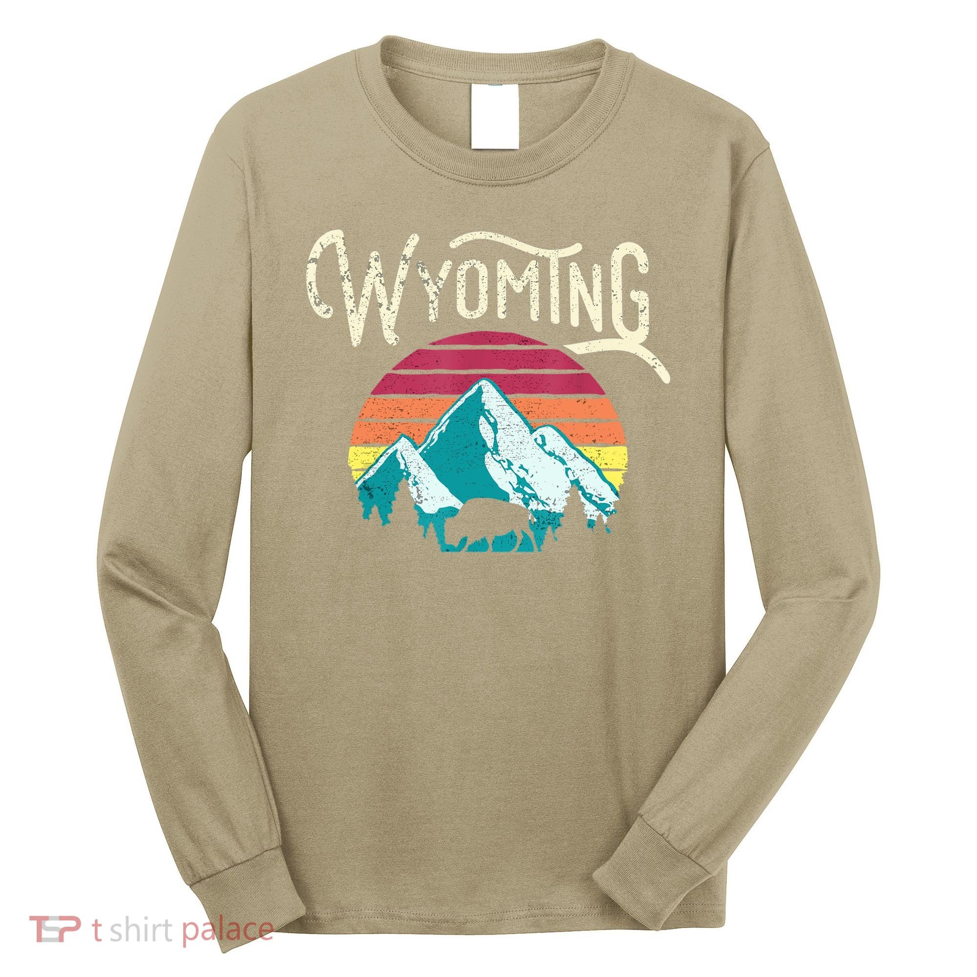 Retro Wyoming, WY Mountains State Wildlife Gift Long Sleeve Shirt