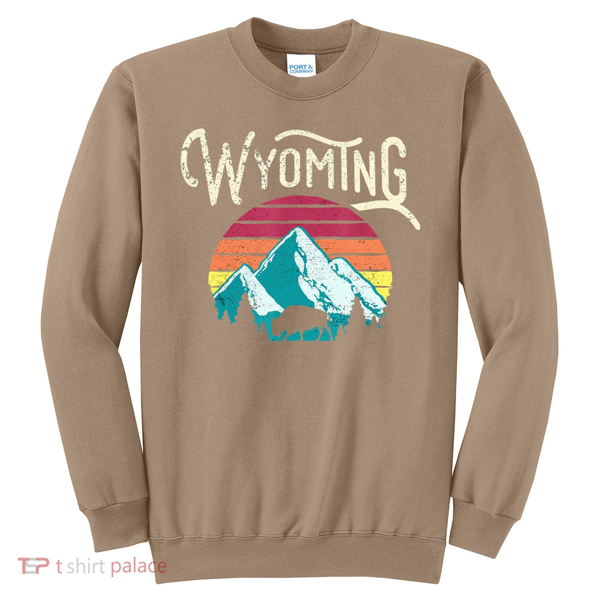 Retro Wyoming, WY Mountains State Wildlife Gift Sweatshirt