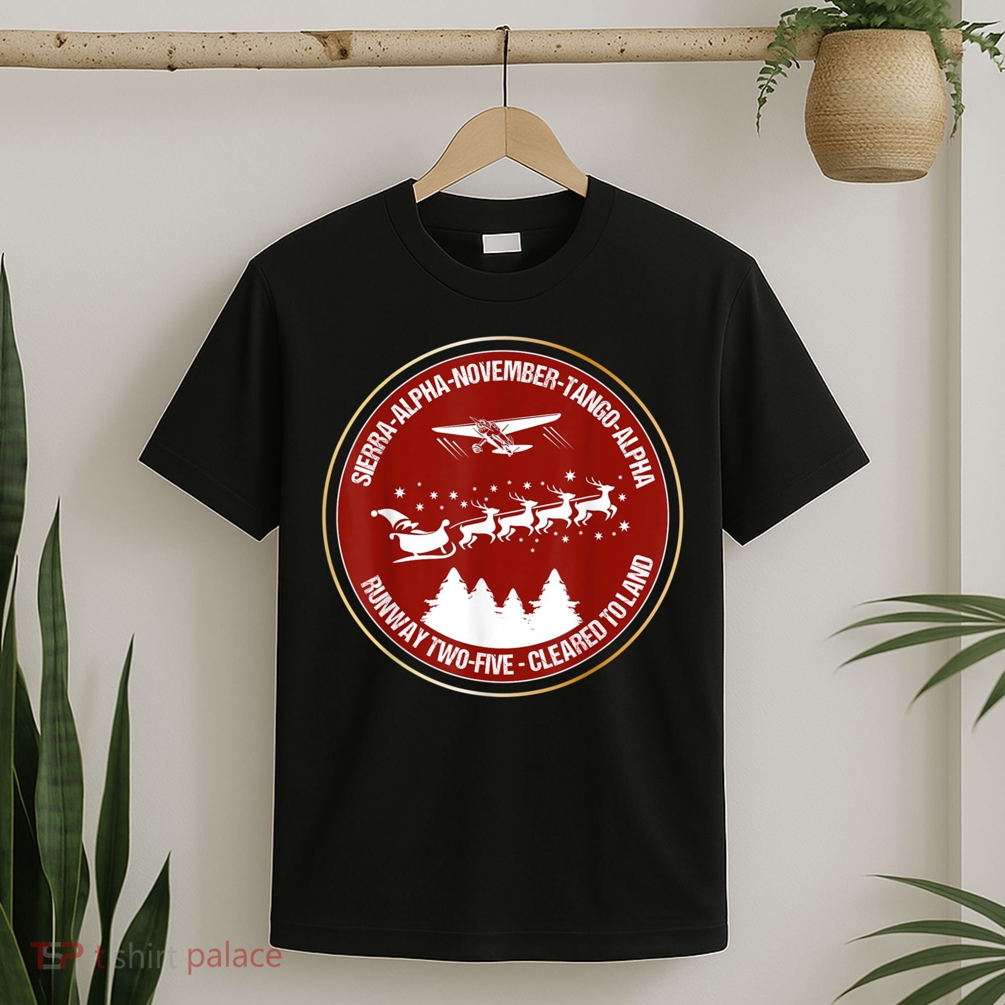 Santa Airlines Aviation Holiday Retro Pilot Christmas T-Shirt