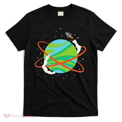 Spacecraft Approaching A Distant Exoplanet T-Shirt
