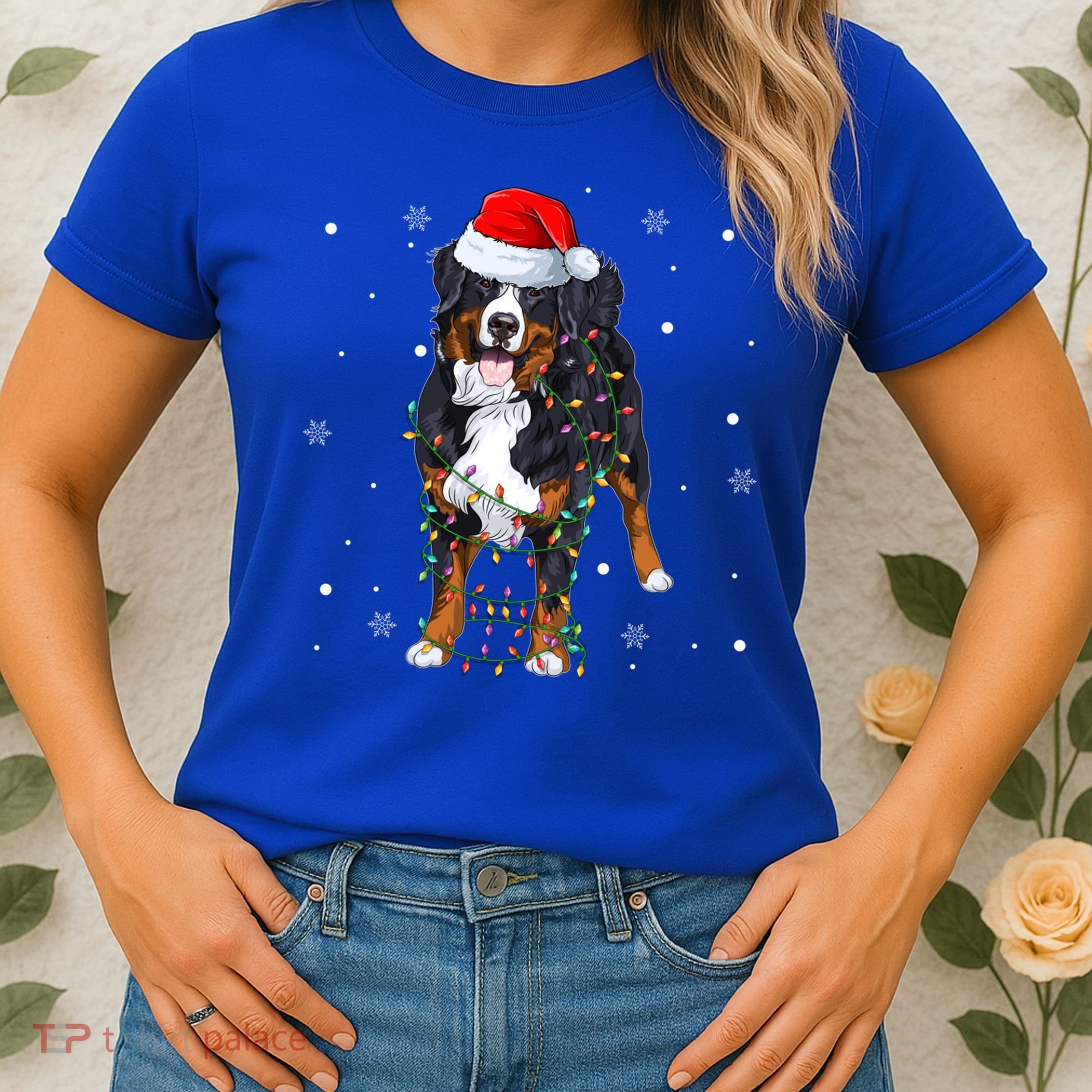 Santa Bernese Mountain Dog Xmas Tree Light Merry Christmas Great Gift Women's T-Shirt