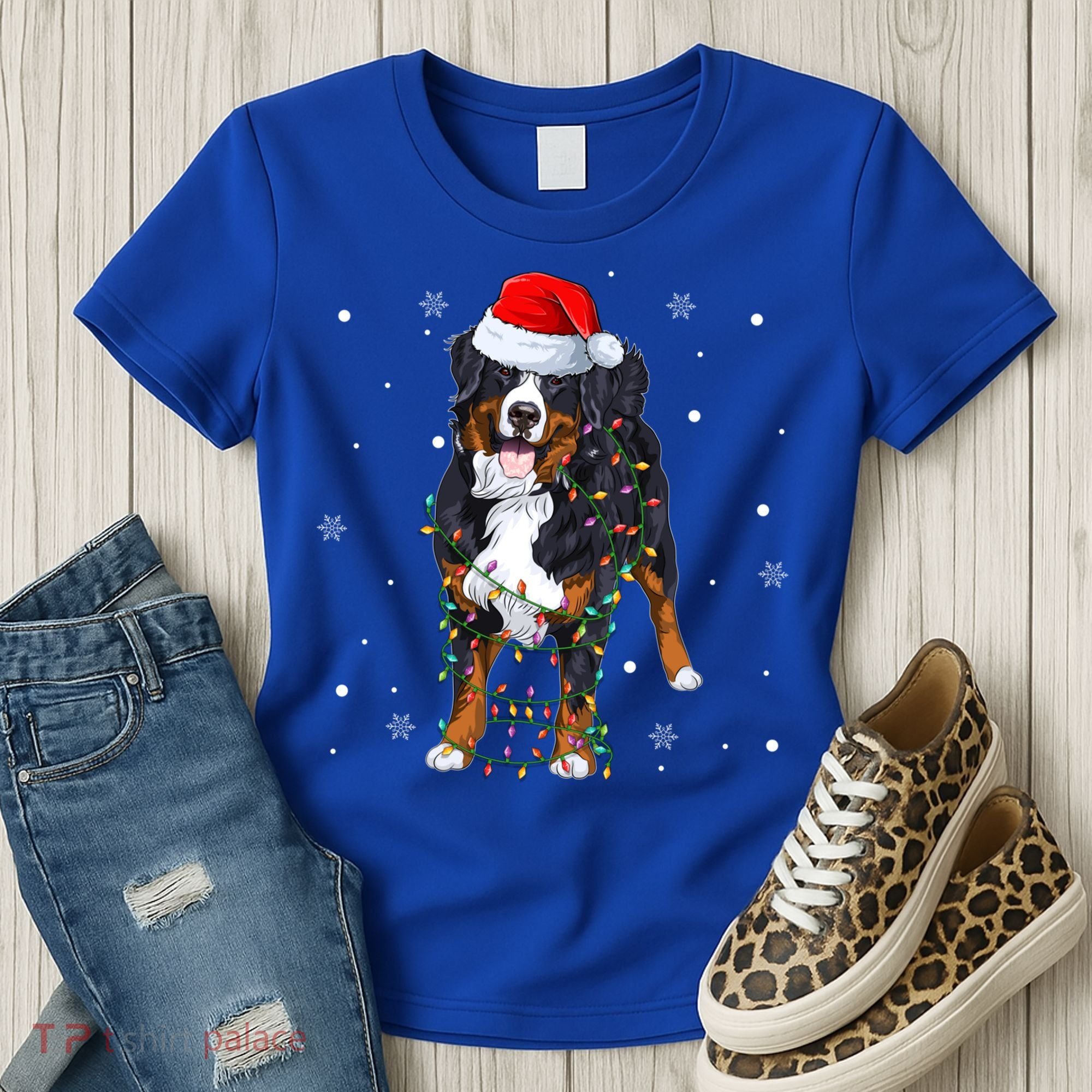 Santa Bernese Mountain Dog Xmas Tree Light Merry Christmas Great Gift Women's T-Shirt