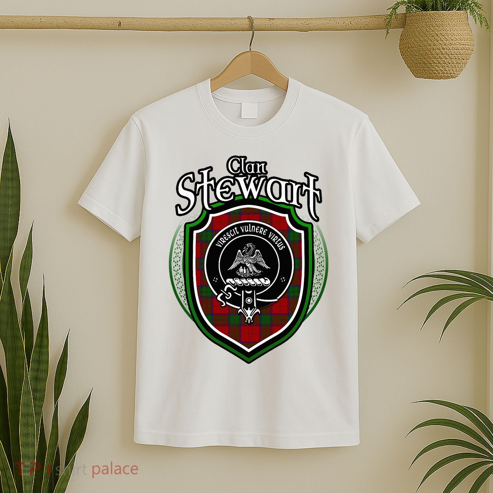 Stewart Clan Crest Scottish Clan Stewart Family Badge T-Shirt