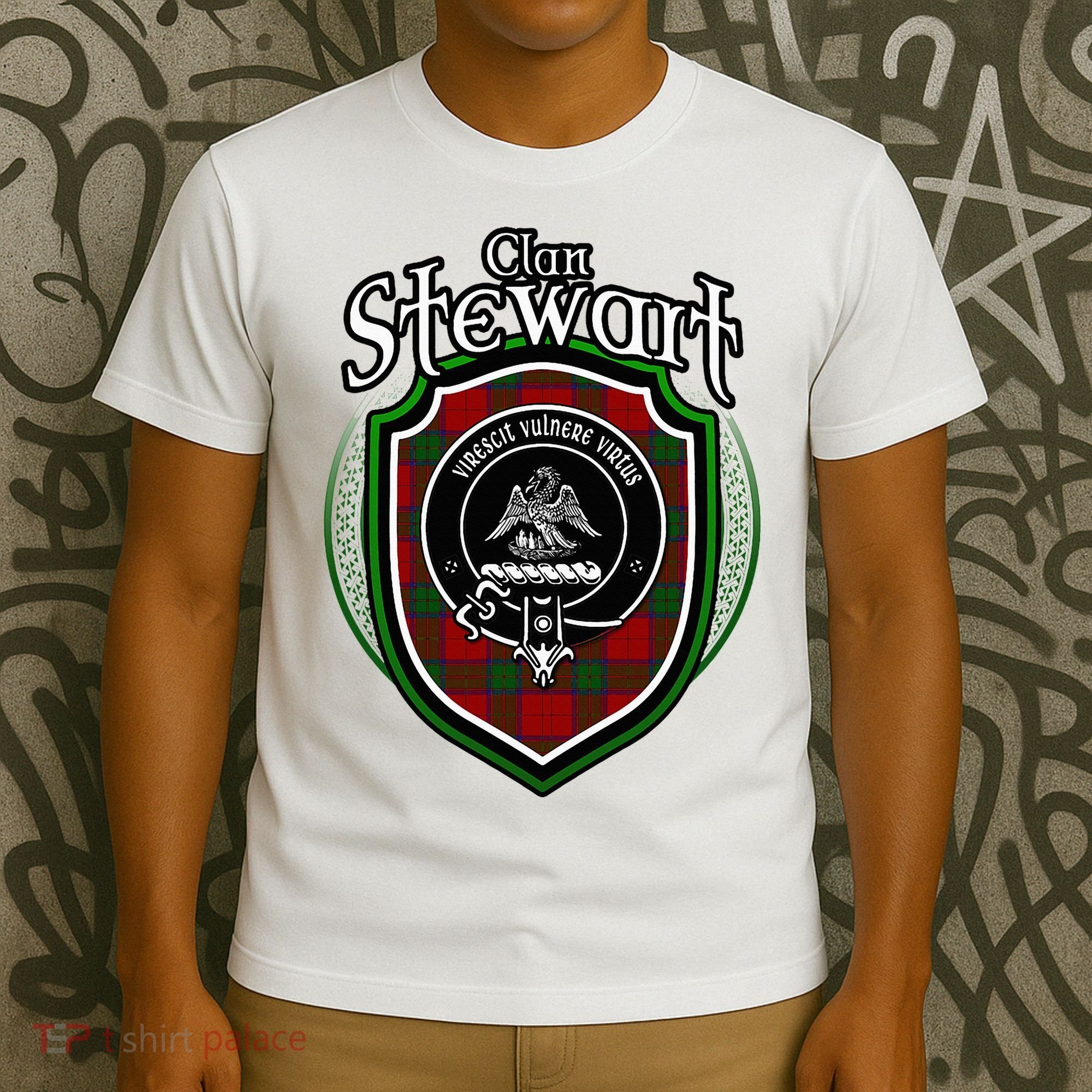 Stewart Clan Crest Scottish Clan Stewart Family Badge T-Shirt