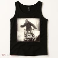 Selfie Cat Finds Bigfoot Sasquatch Funny Cat Bigfoot Photo Tank Top thumb 2