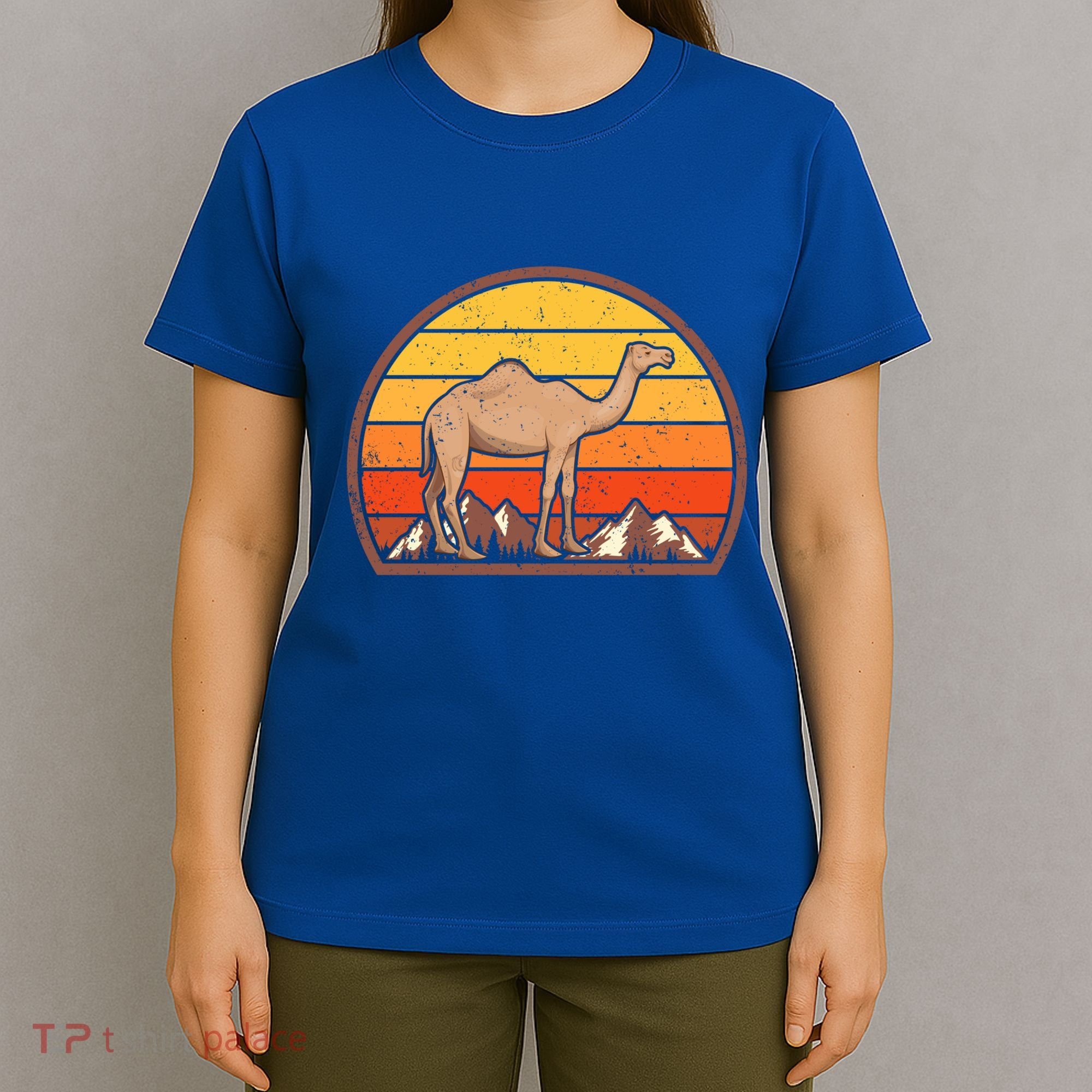 Sunset Camel Lover Gift Vintage Retro Camel Gift T-Shirt