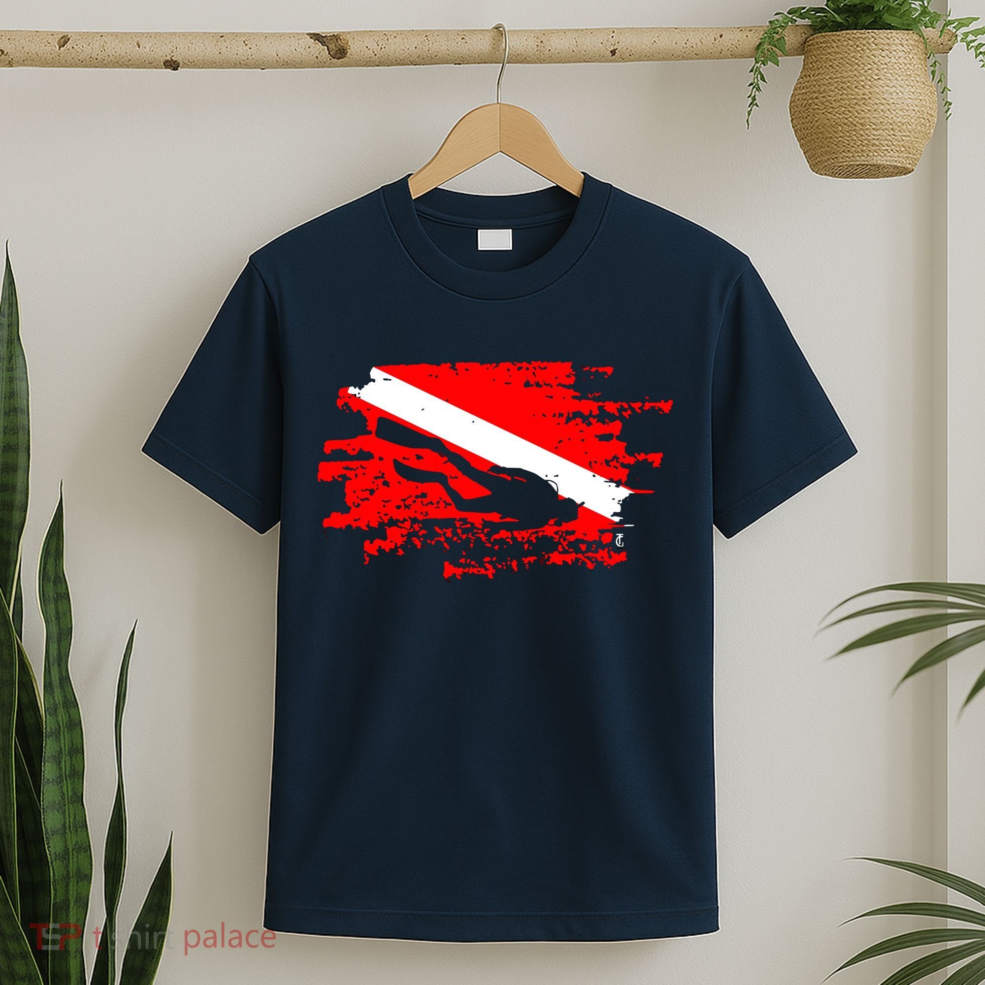 Scuba Diving Diver Down Flag Awesome Marine Diver Dive Gift T-Shirt