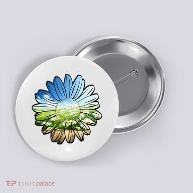 Summer Daisy Field Button