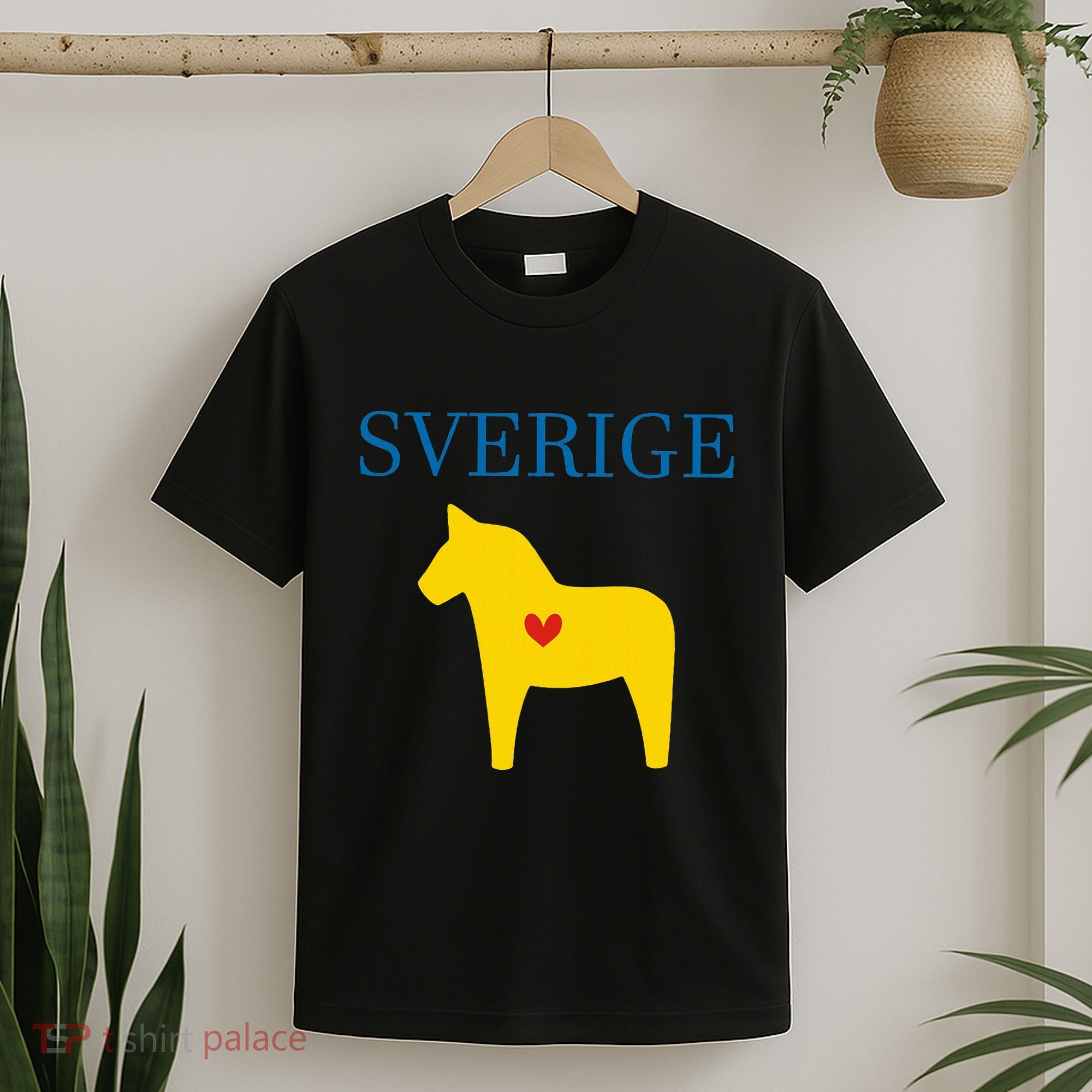 Swedish Dala Horse Midsommar Heart Sverige T-Shirt
