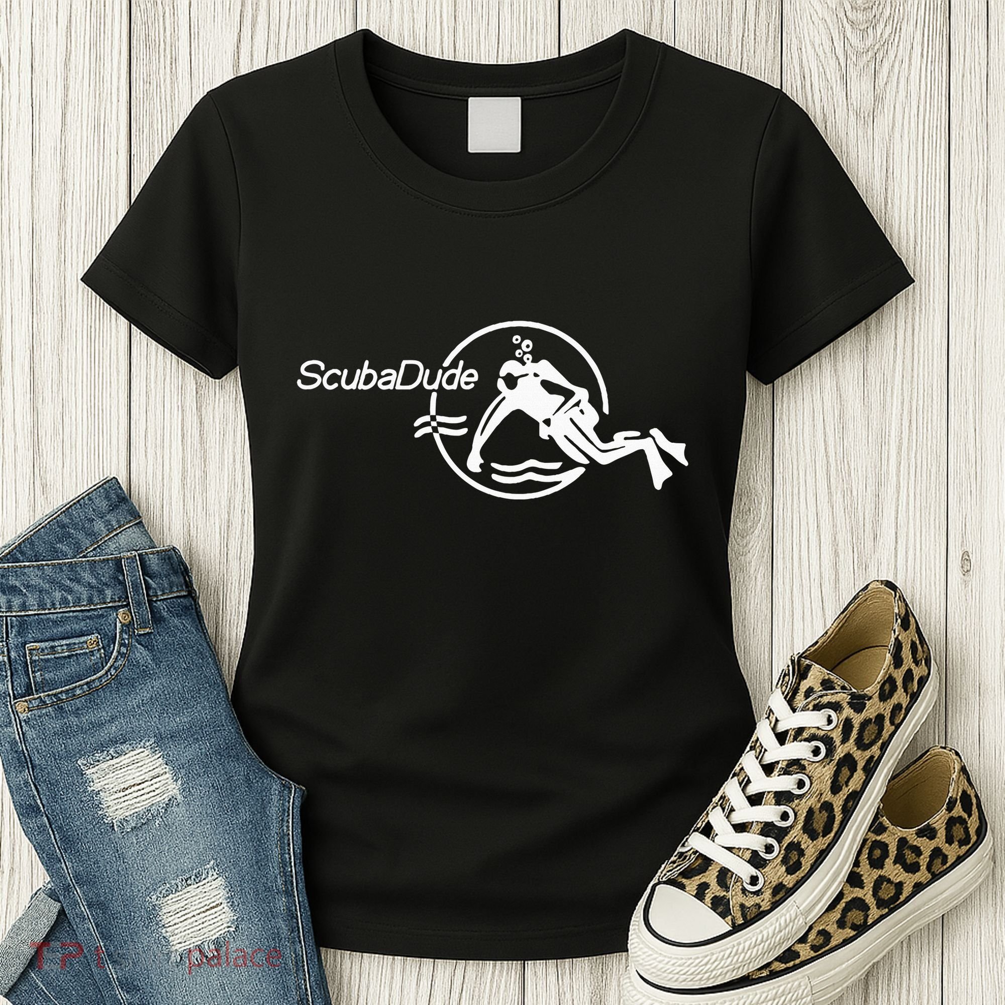 Scuba Dude Iconic Diver For Diving And Watch Enthusiasts Women's T-Shirt
