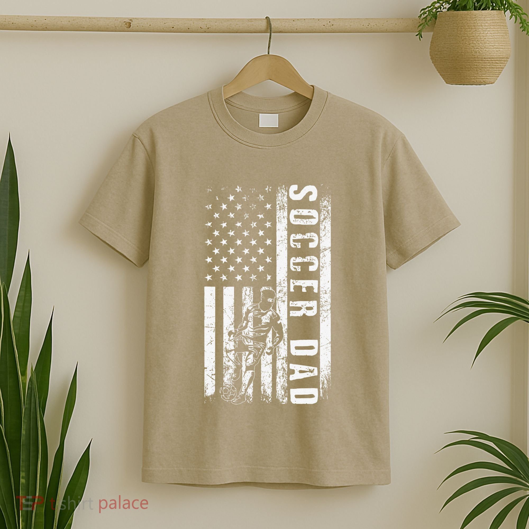 Soccer DAD USA Flag Soccer Team Fan DADDY Fathers Day T-Shirt