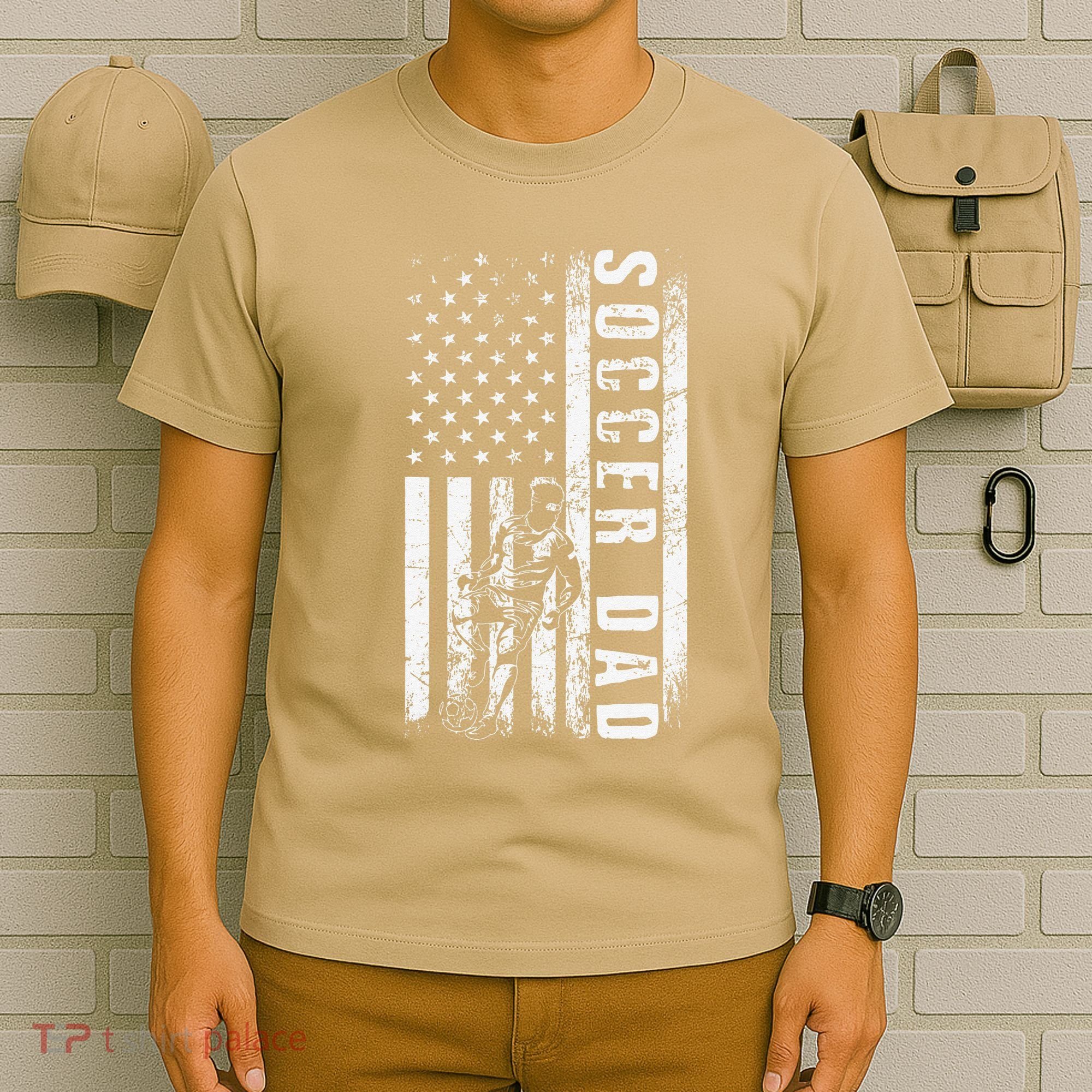 Soccer DAD USA Flag Soccer Team Fan DADDY Fathers Day T-Shirt