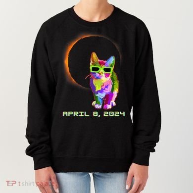 Solar Eclipse Cat Wearing Solar Eclipse Glasses Women's Sweatshirt