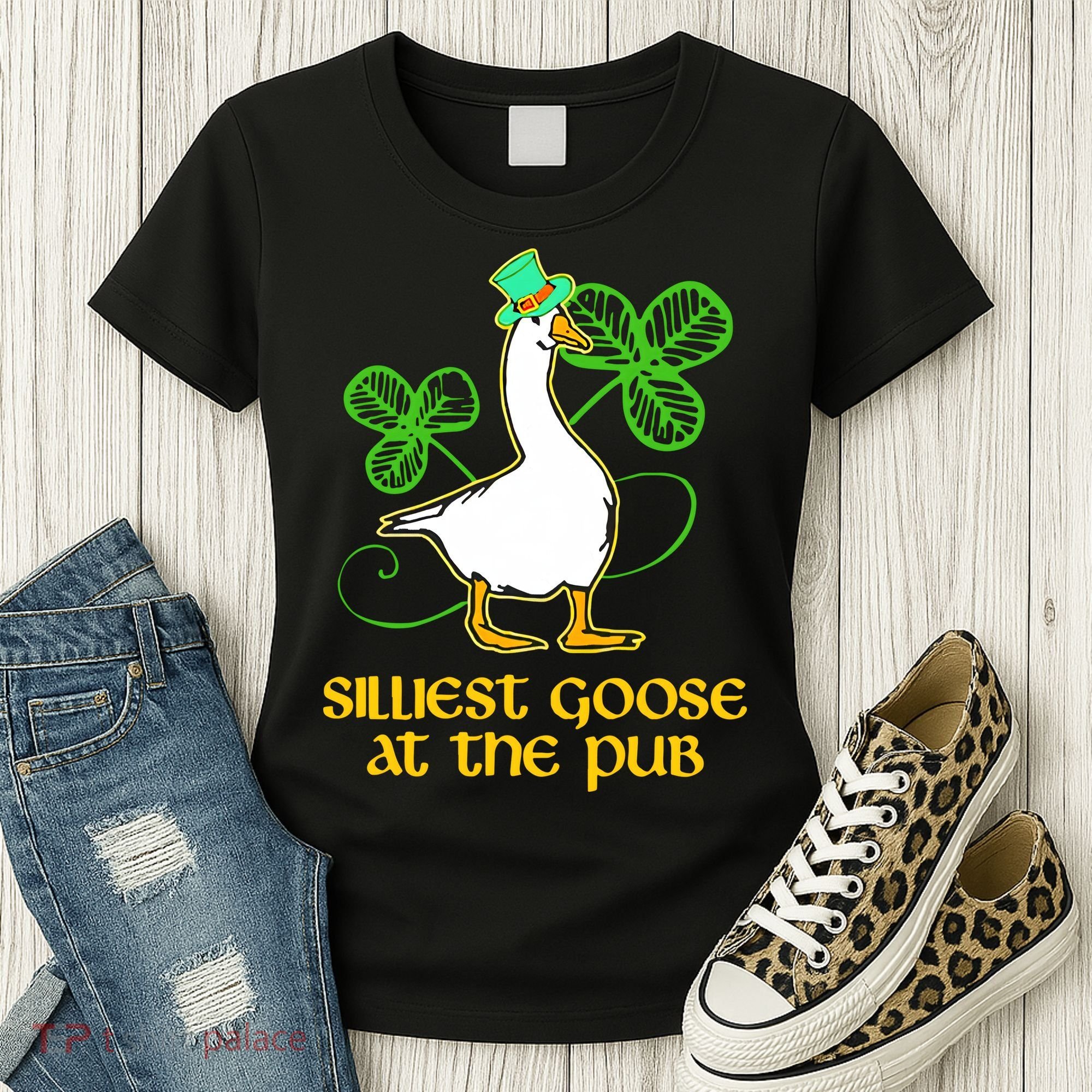 Silliest Goose At The Pub St Patrick’s Day Funny Gift Idea Trending For Lover Women's T-Shirt