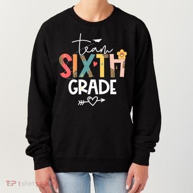 Sixth Grade Teacher Retro Groovy Design Leopard 6Th Grade Gift Women's Sweatshirt