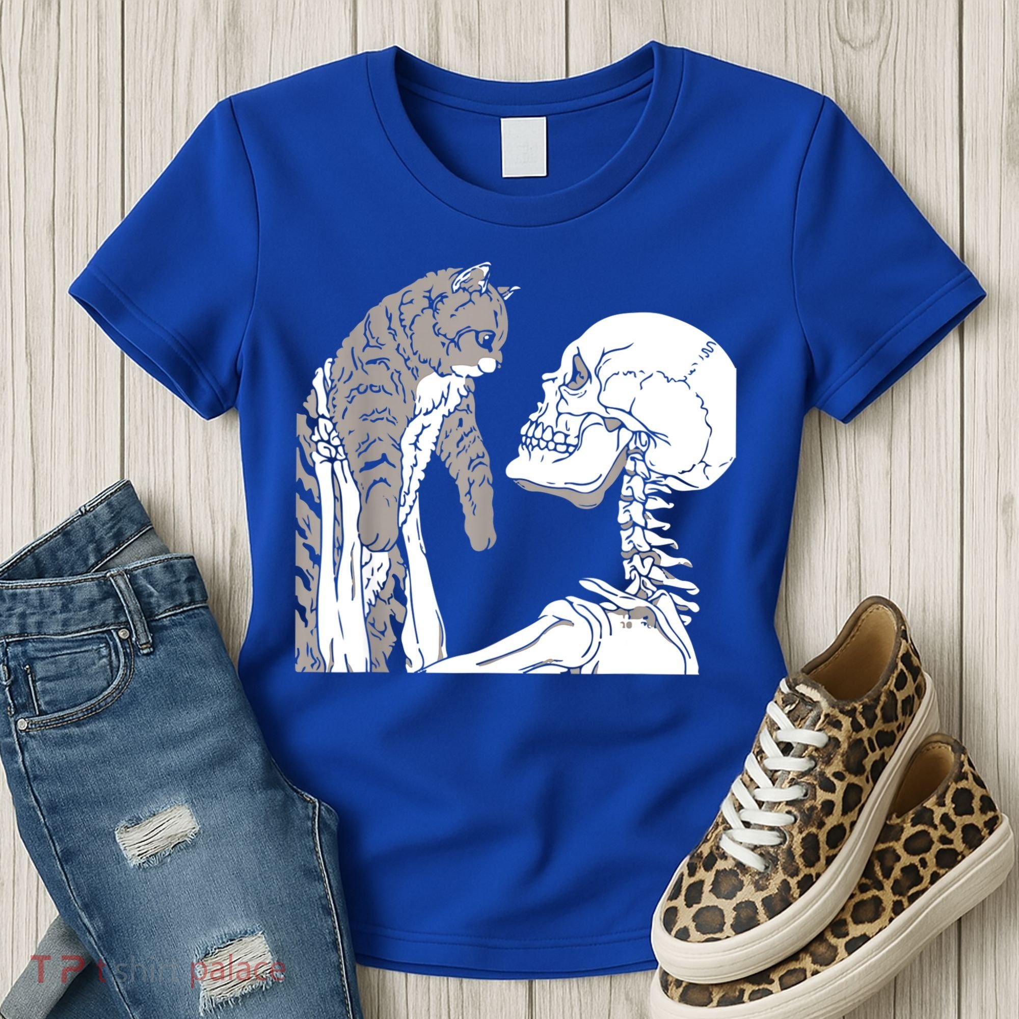 Skeleton Holding A Cat Shirt Lazy Halloween Costume Skull Women's T-Shirt