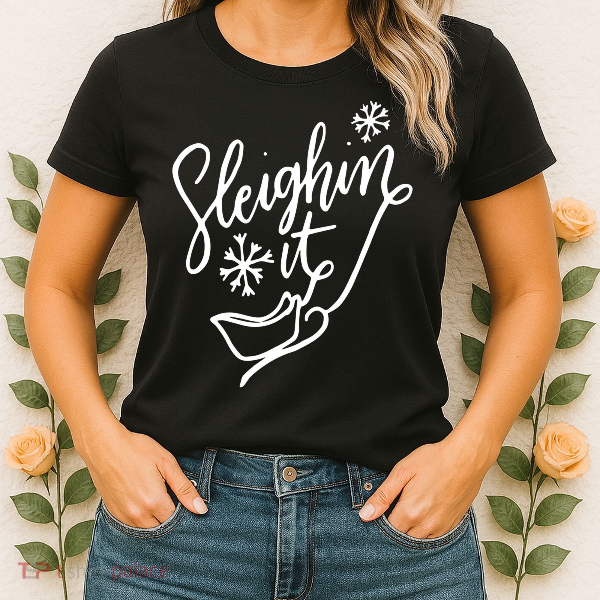 Sleighin It Funny Christmas Pun Sleighing Santa Sleigh Xmas Women's T-Shirt