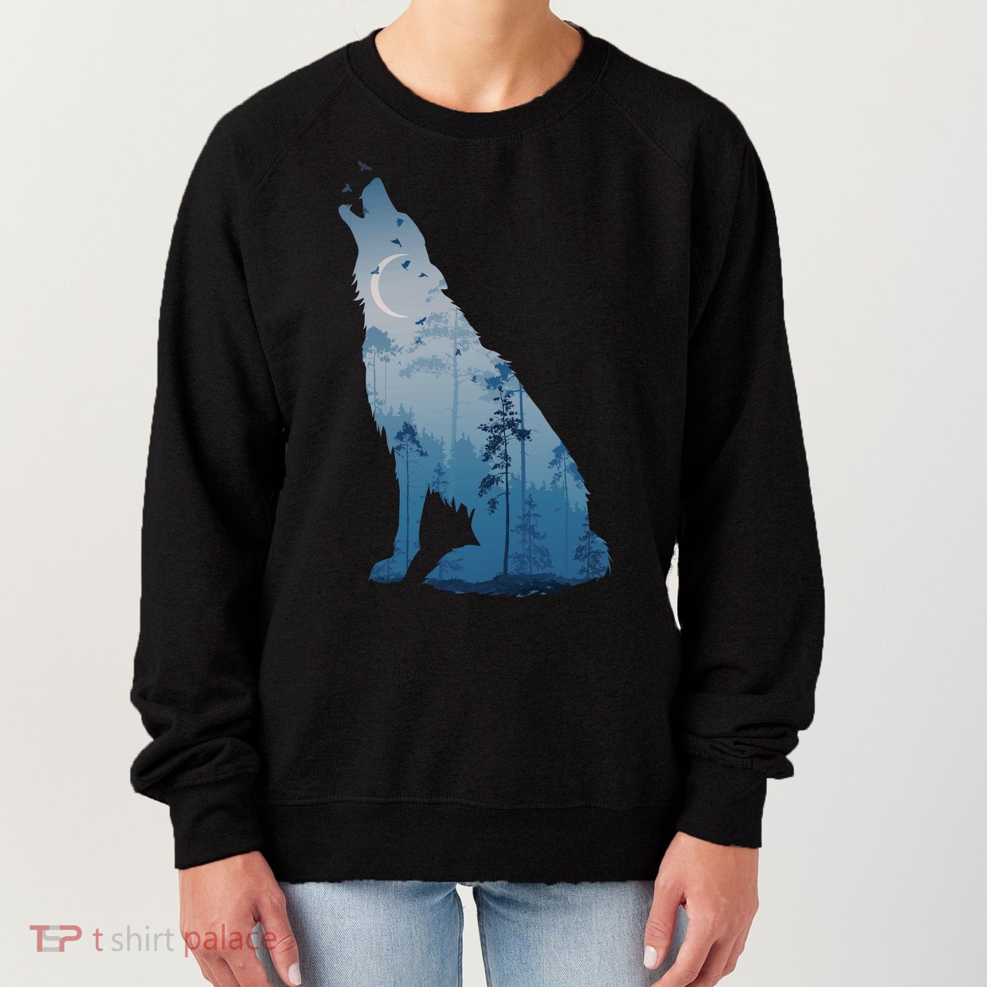 Silhouette Of The Howling Wolf Women's Sweatshirt