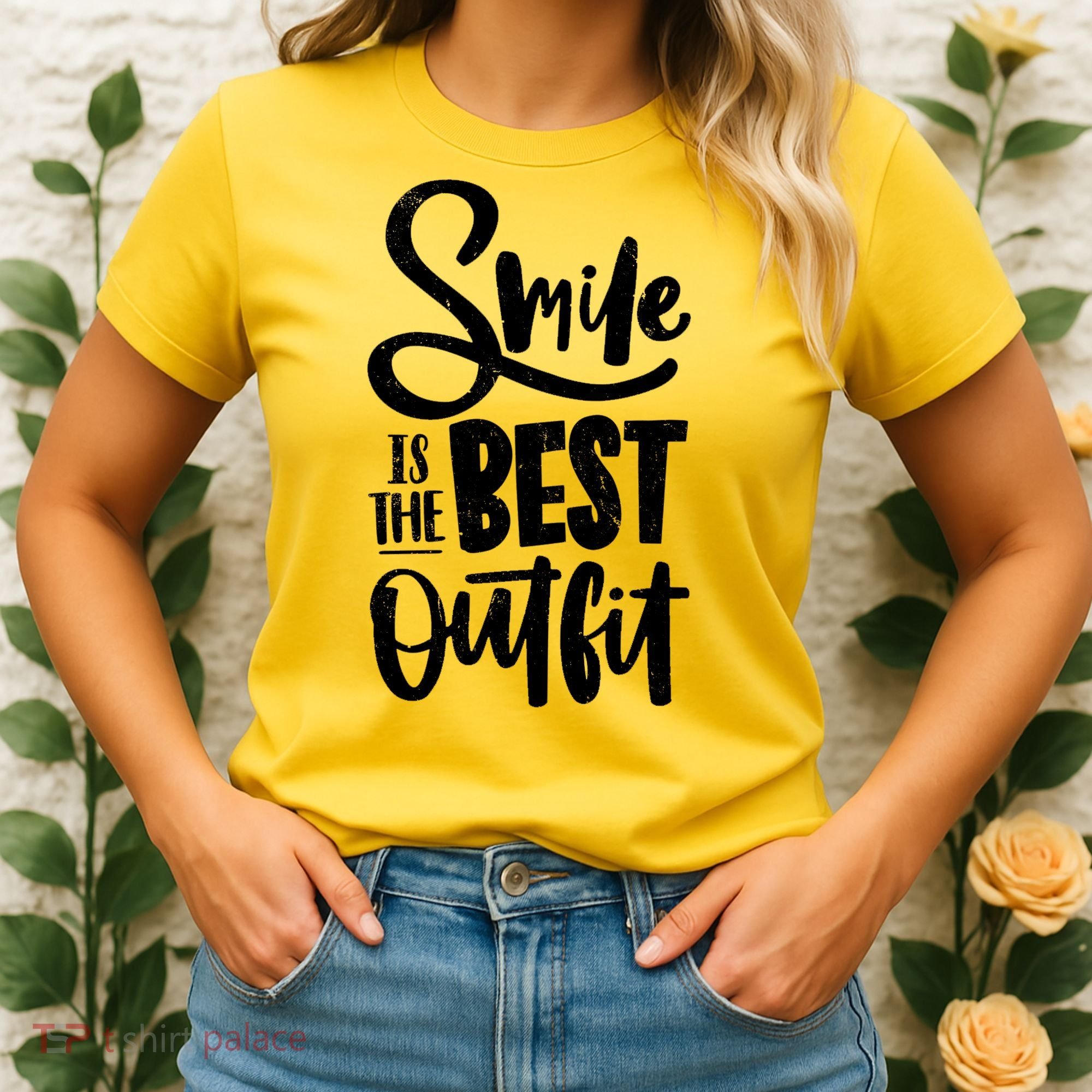Smile Is The Best Outfit Cute Gift Women's T-Shirt