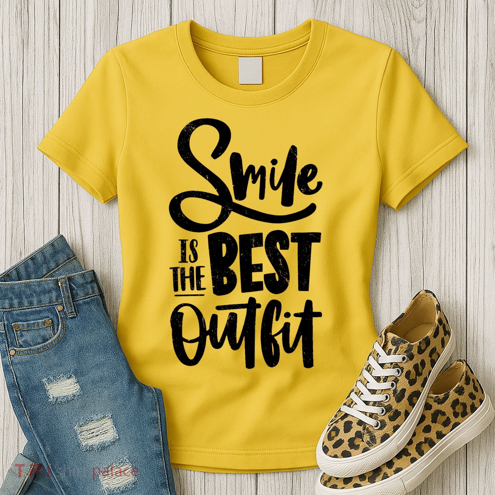 Smile Is The Best Outfit Cute Gift Women's T-Shirt