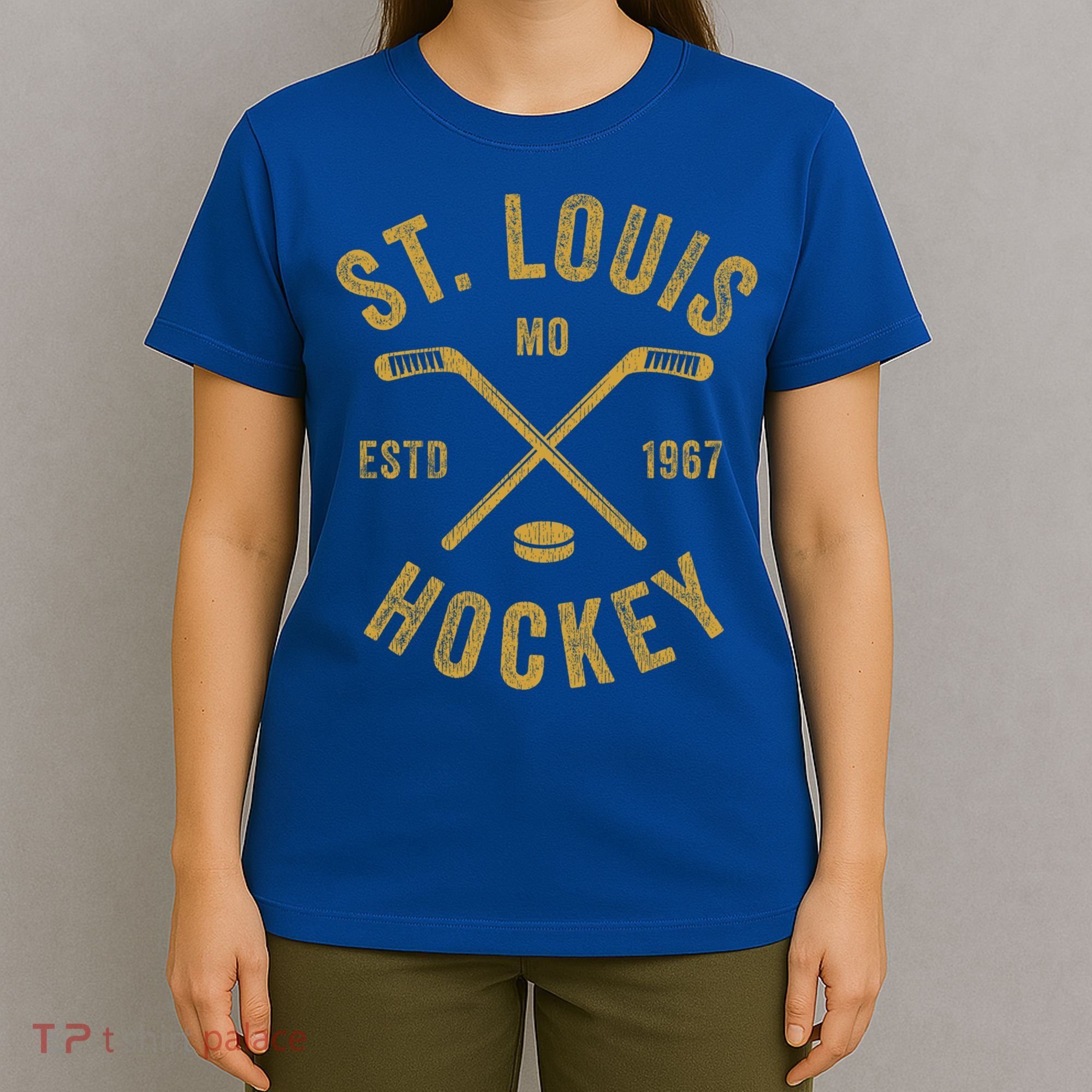 St Louis Ice Hockey Gift Crossed Sticks Gift T-Shirt