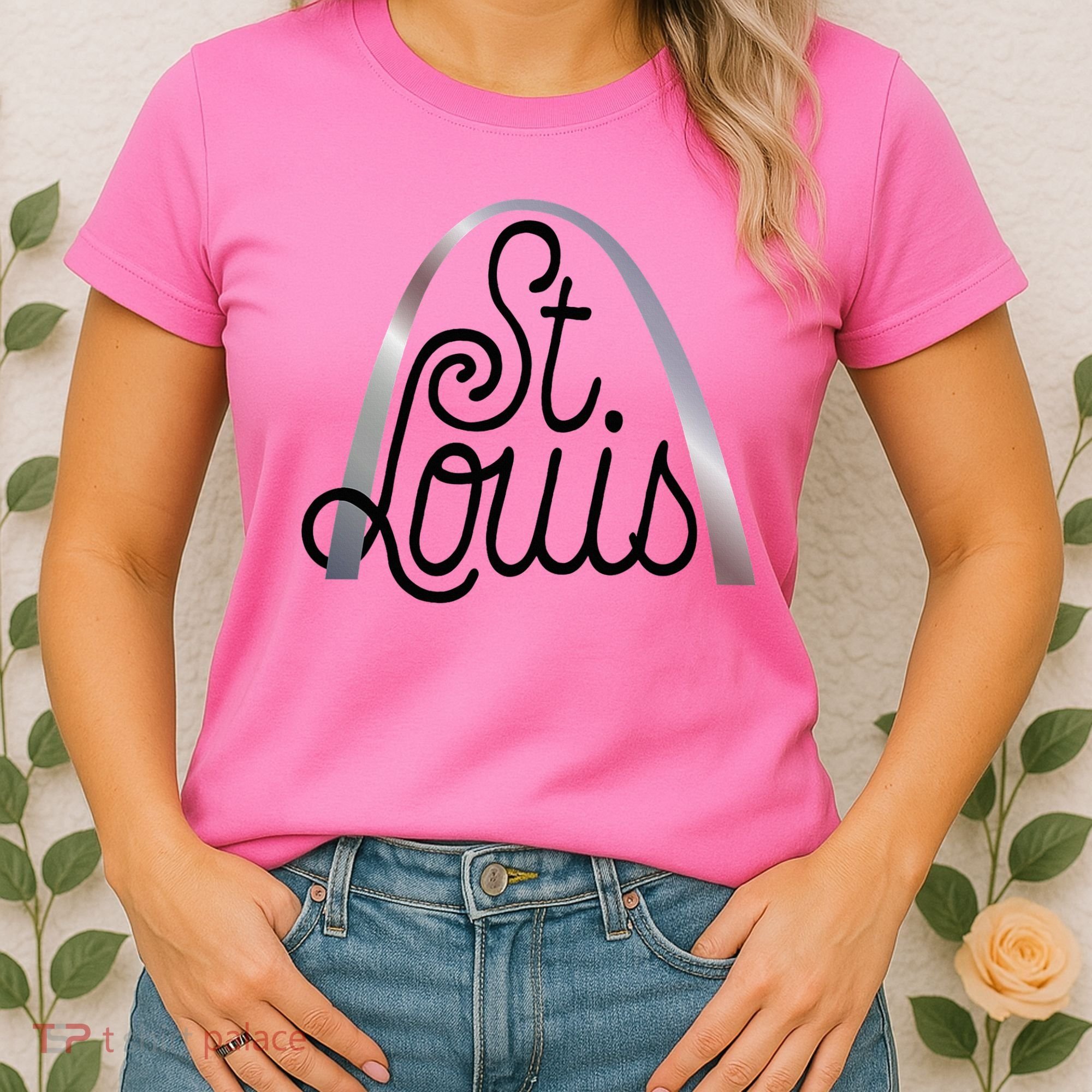 Saint Louis Missouri Souvenir Gateway Arch Traveler Women's T-Shirt