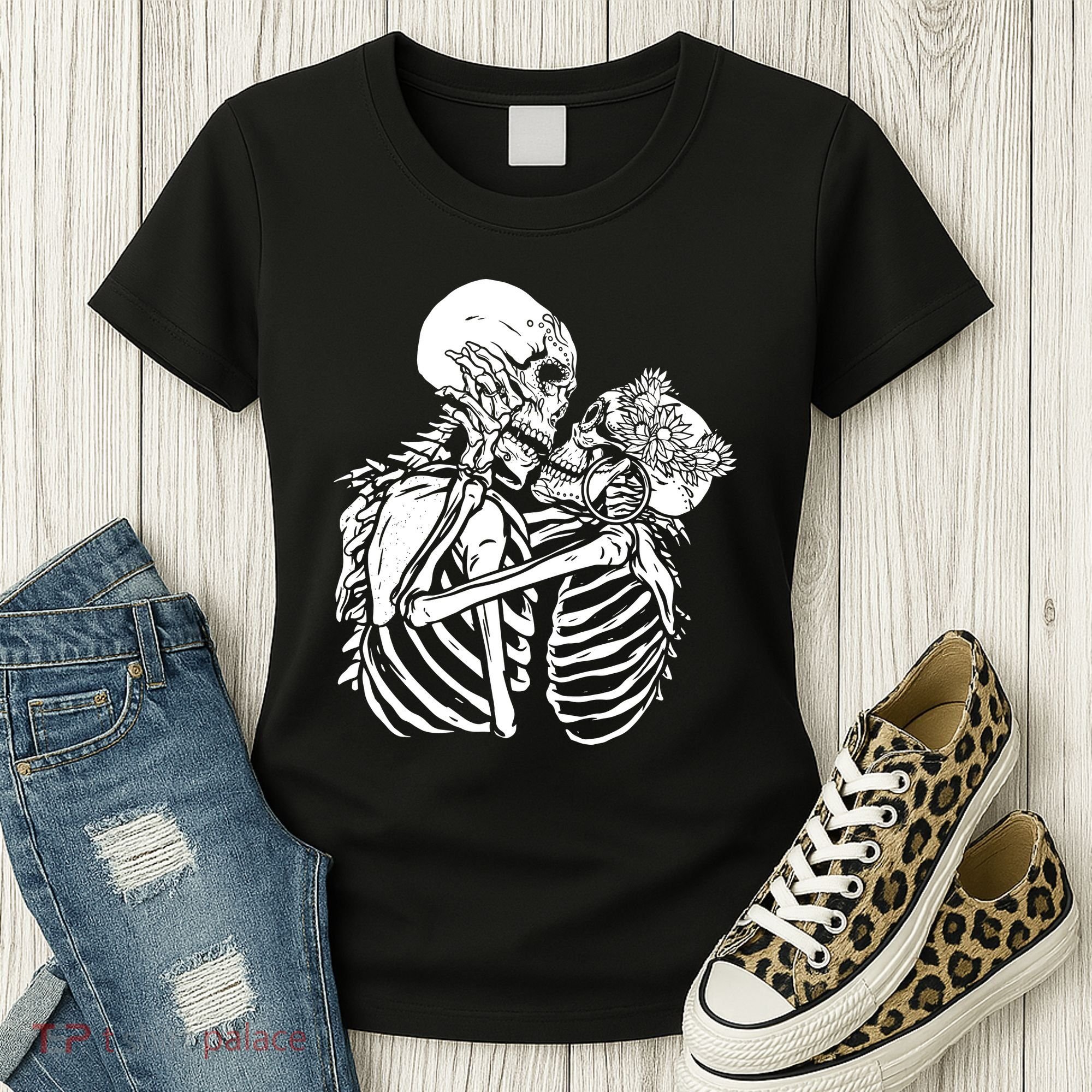 Skeleton Lovers Women's T-Shirt
