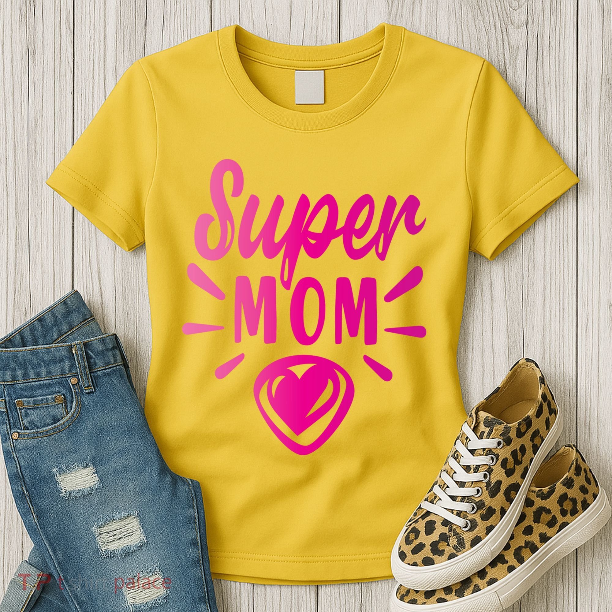Super Mom Heart Gift Women's T-Shirt