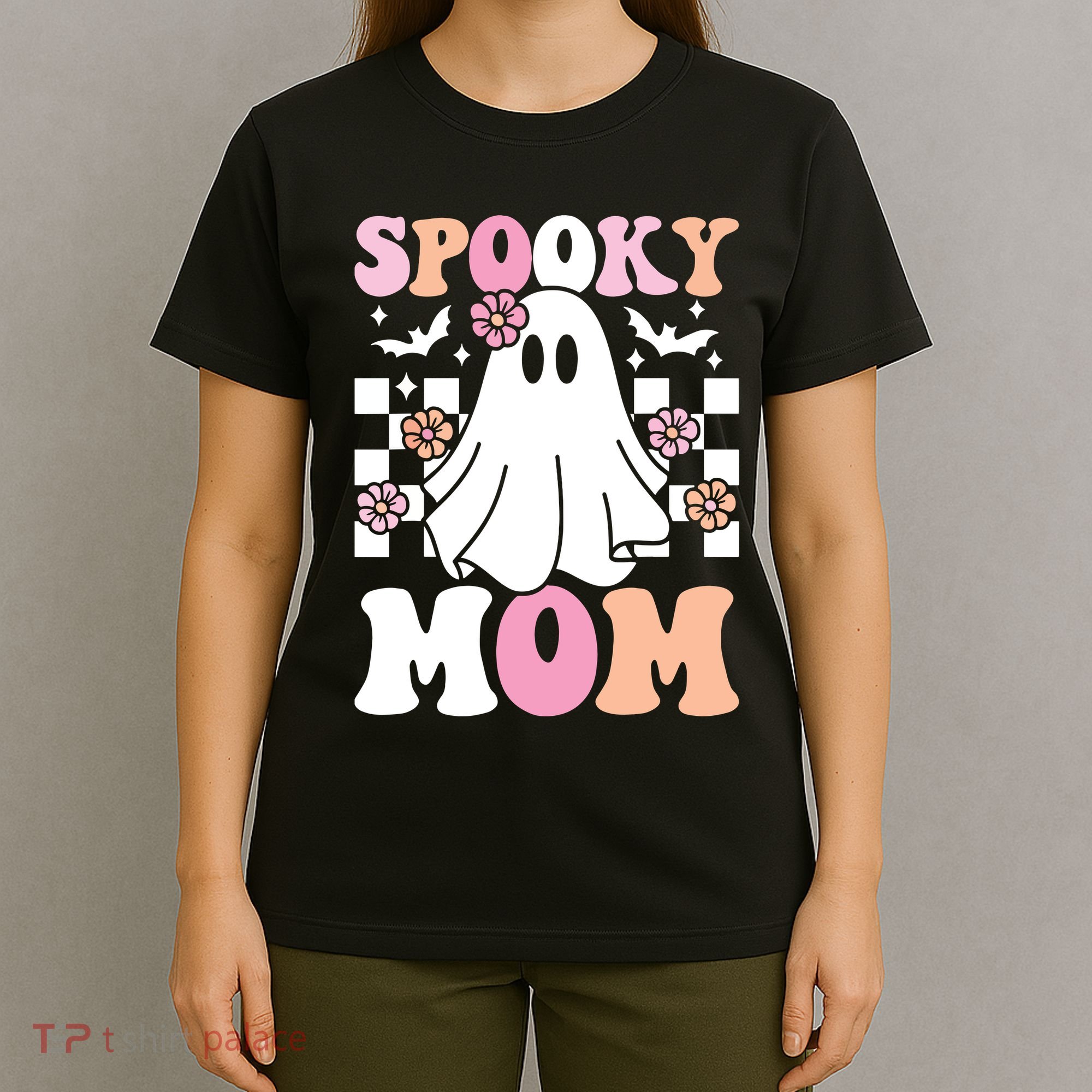 Spooky Mom Halloween Ghost Costume Retro Groovy T-Shirt