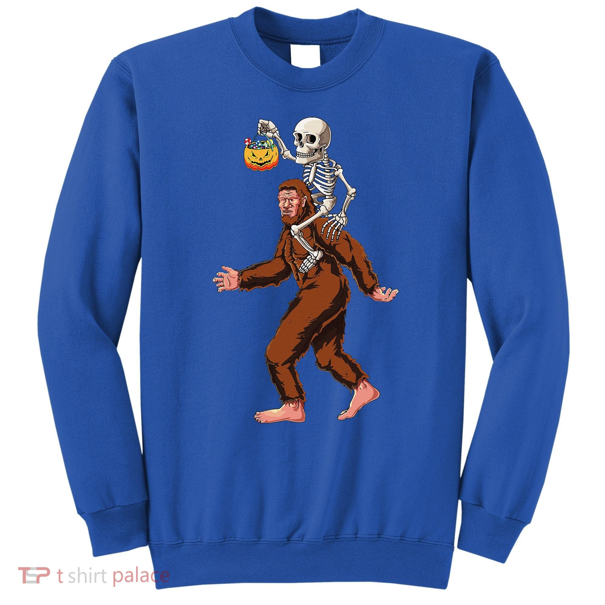 Skeleton On Bigfoot Funny Sasquatch Yeti Halloween Costume Sweatshirt