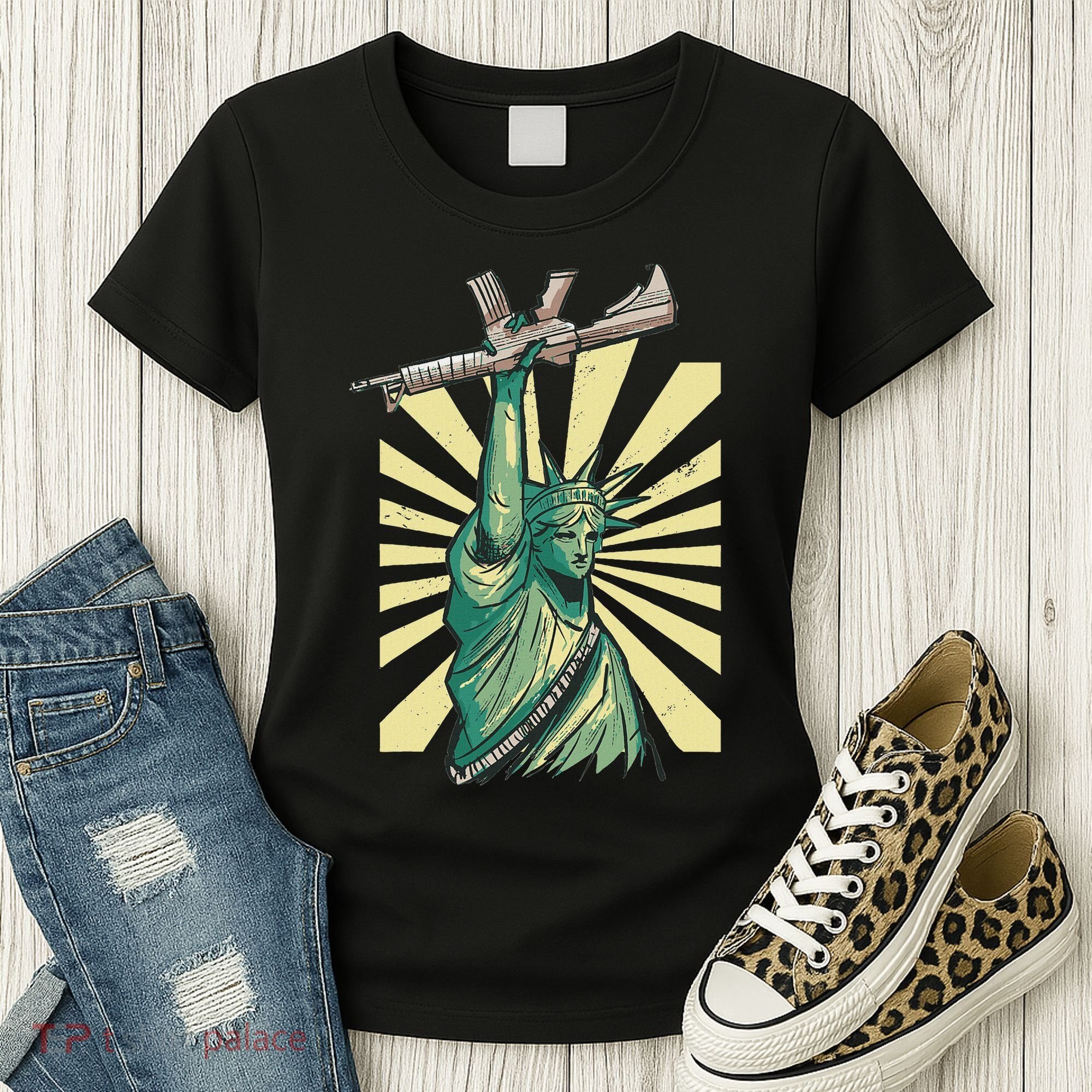 Statue Of Liberty Ar 15 Gun Loving American Women's T-Shirt