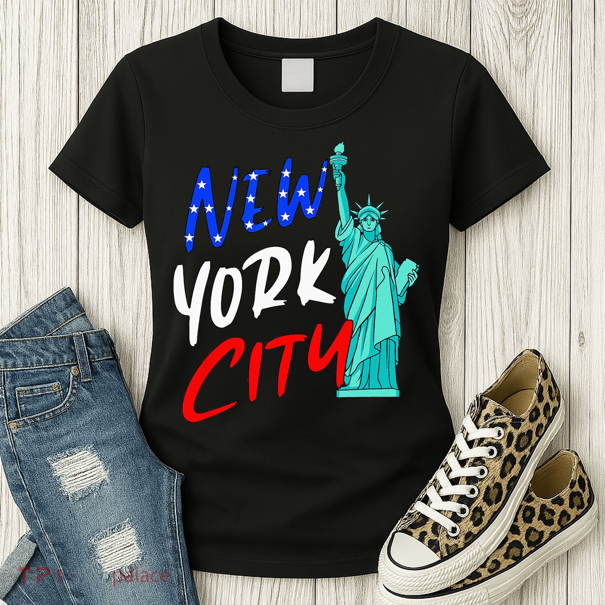 Statue Of Liberty New York City Souvenirs Women's T-Shirt