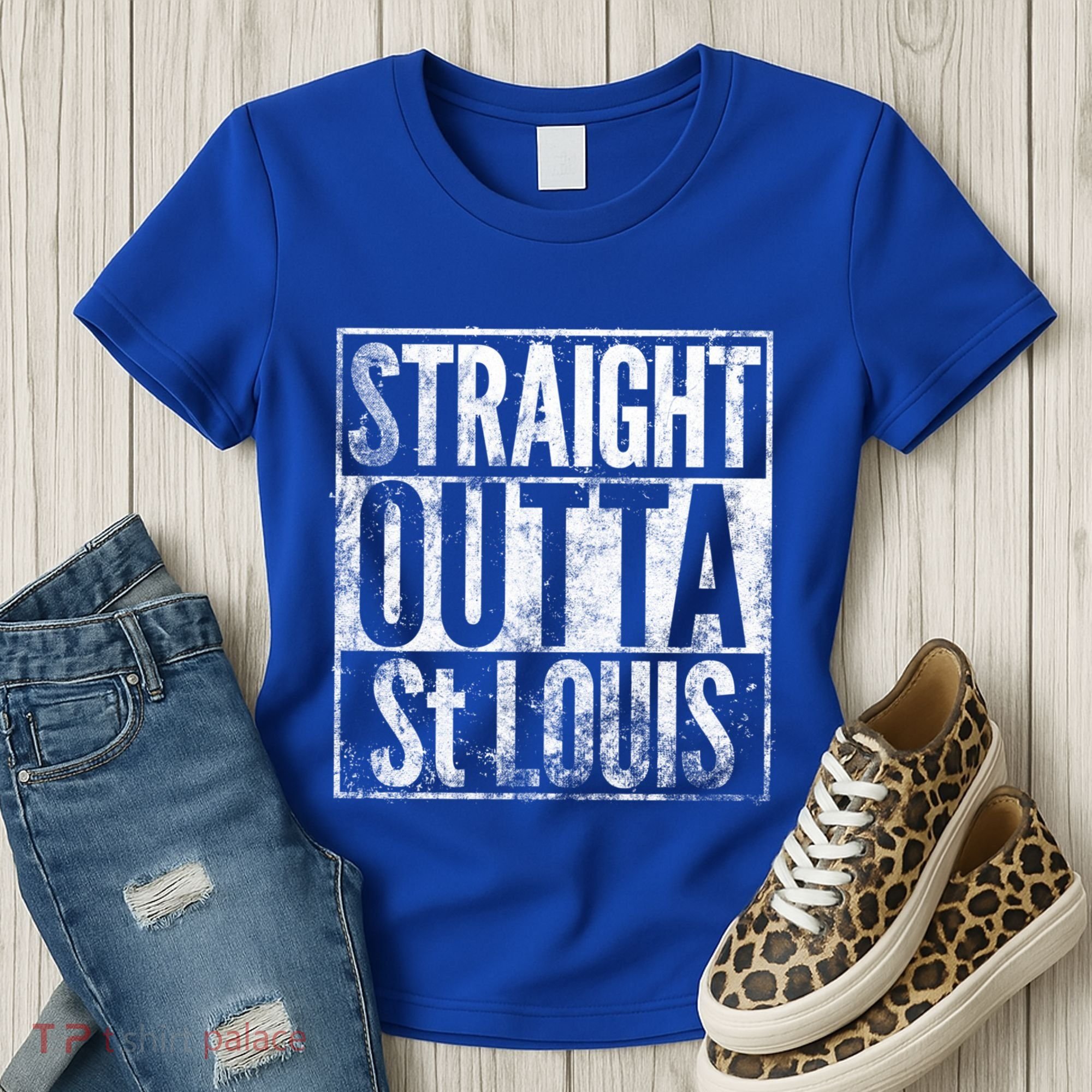 Straight Outta St Louis Missouri Distressed Effect Great Gift Women's T-Shirt