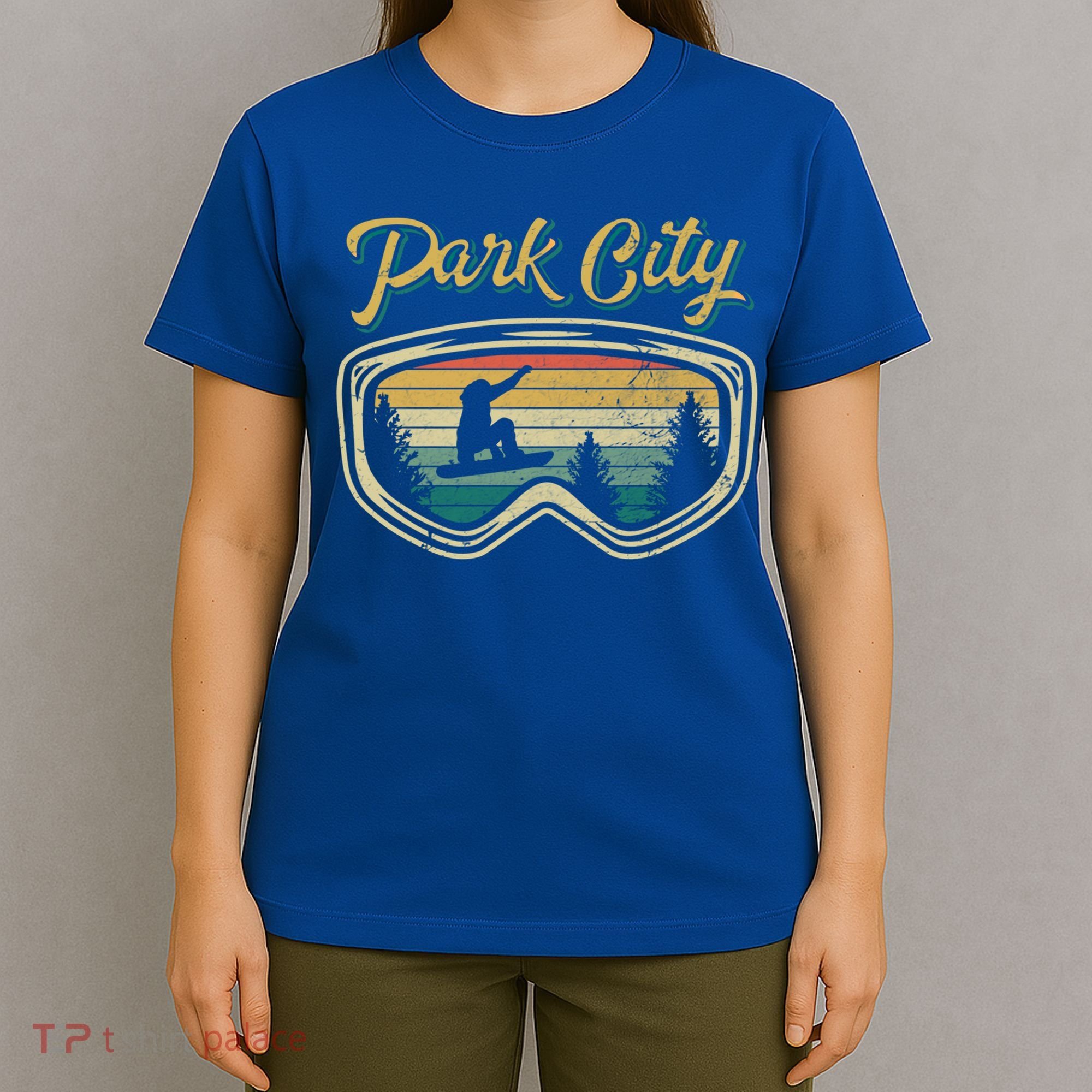 Snowboard Park City Utah Distressed Goggles Big Air Snow Gift T-Shirt