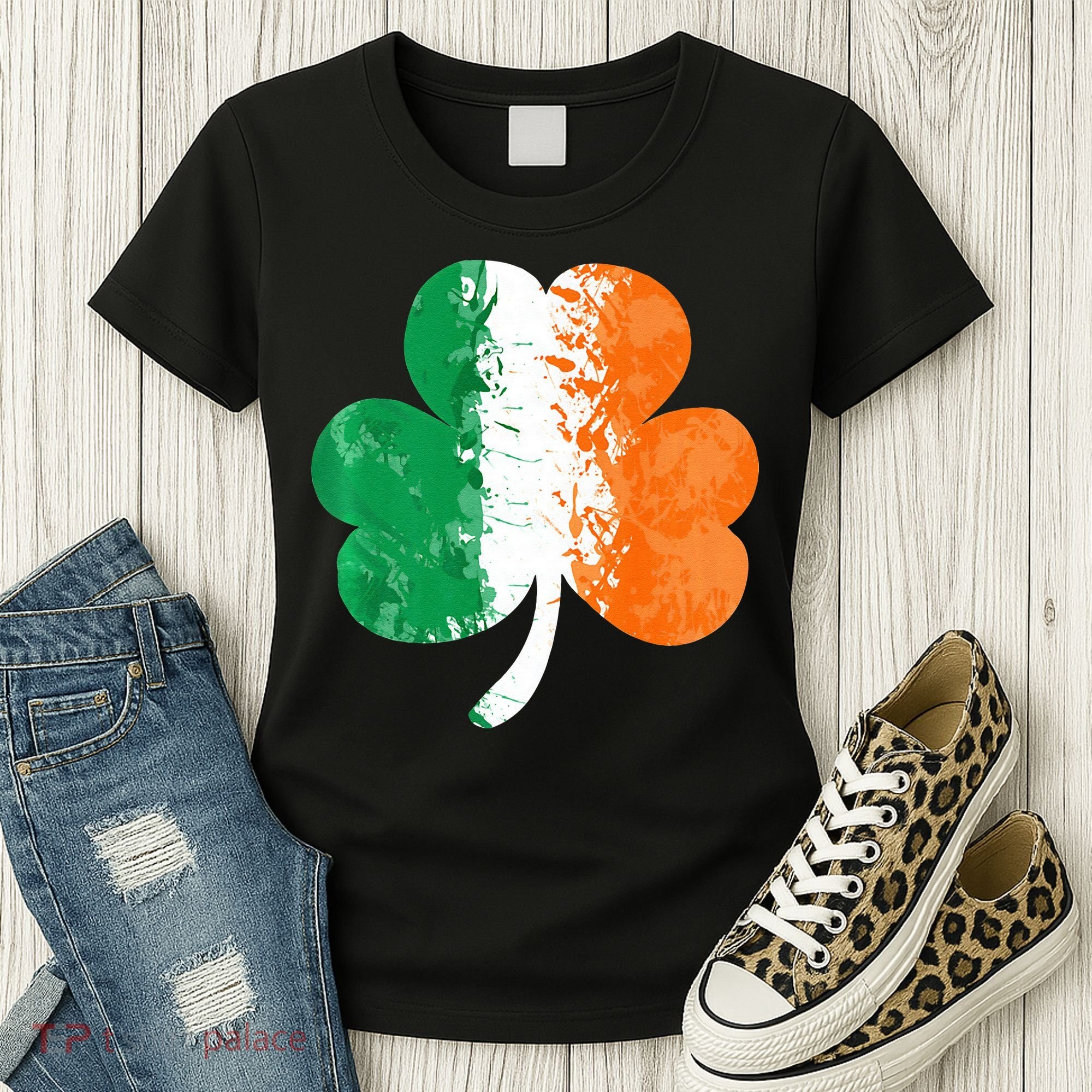 Saint Patrick's Day Irish Flag GrungeStyle Shamrock Women's T-Shirt