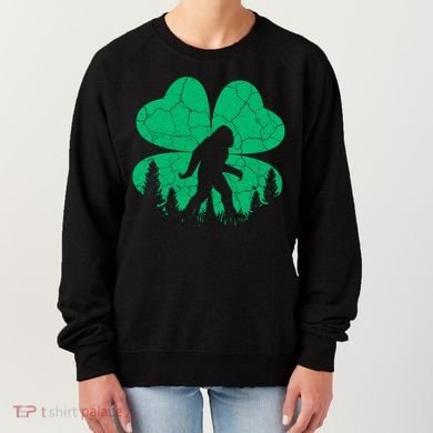 St Patricks Day Bigfoot Sasquatch Irish Clover Women's Sweatshirt