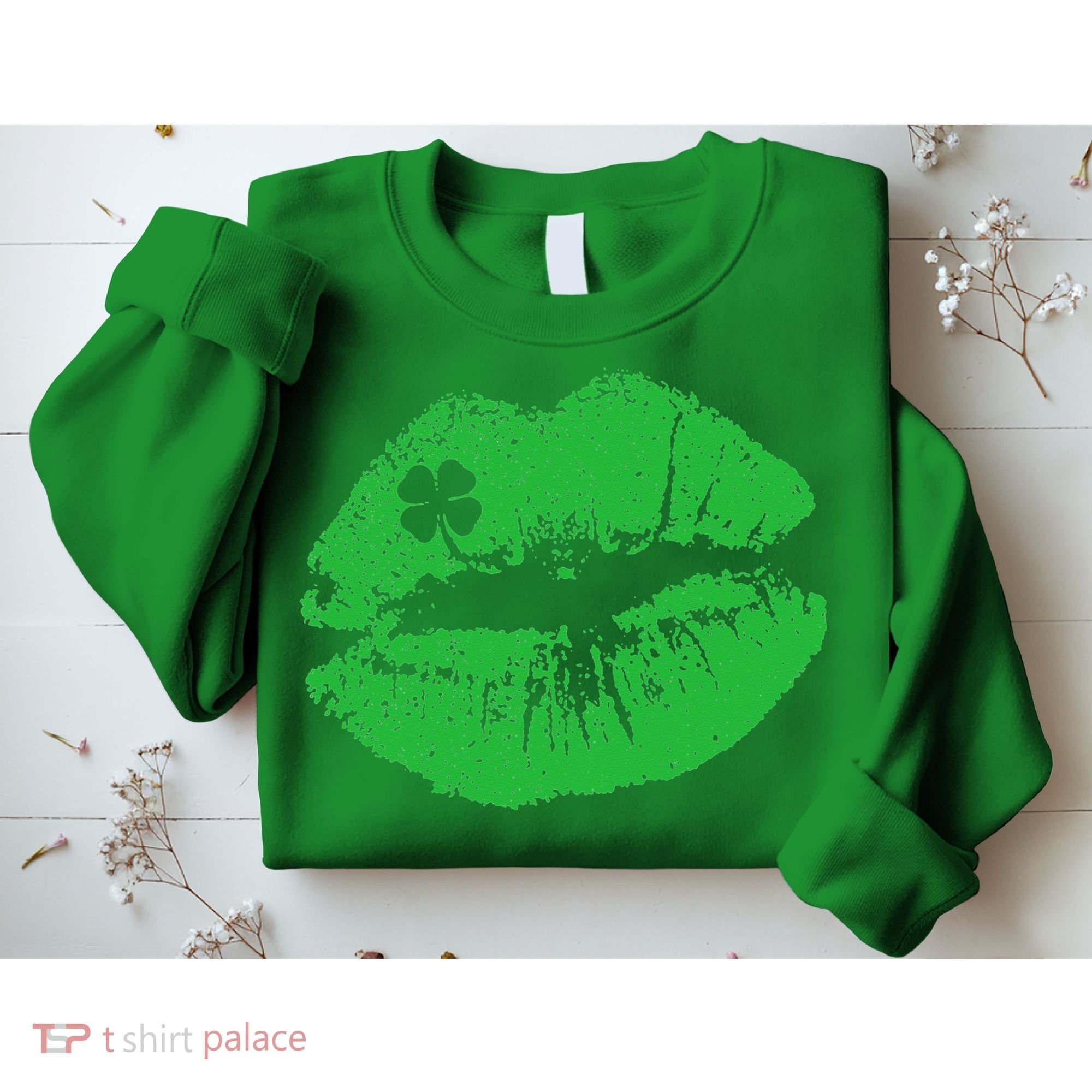 St Patricks Day Funny Kissin Lips Kissing Irish Clover Sweatshirt