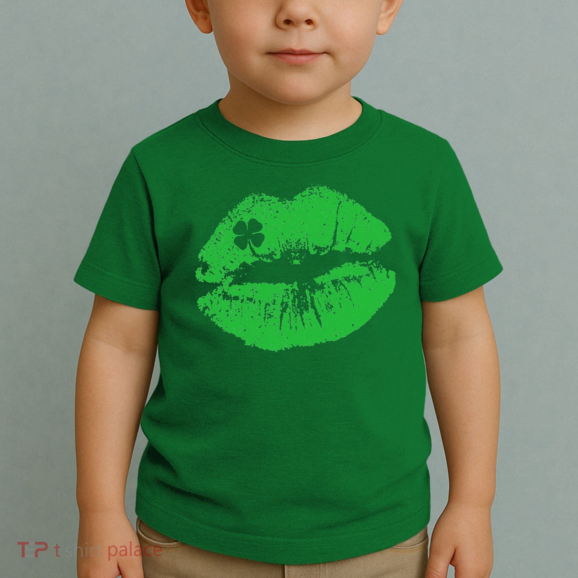 St Patricks Day Funny Kissin Lips Kissing Irish Clover Toddler T-Shirt