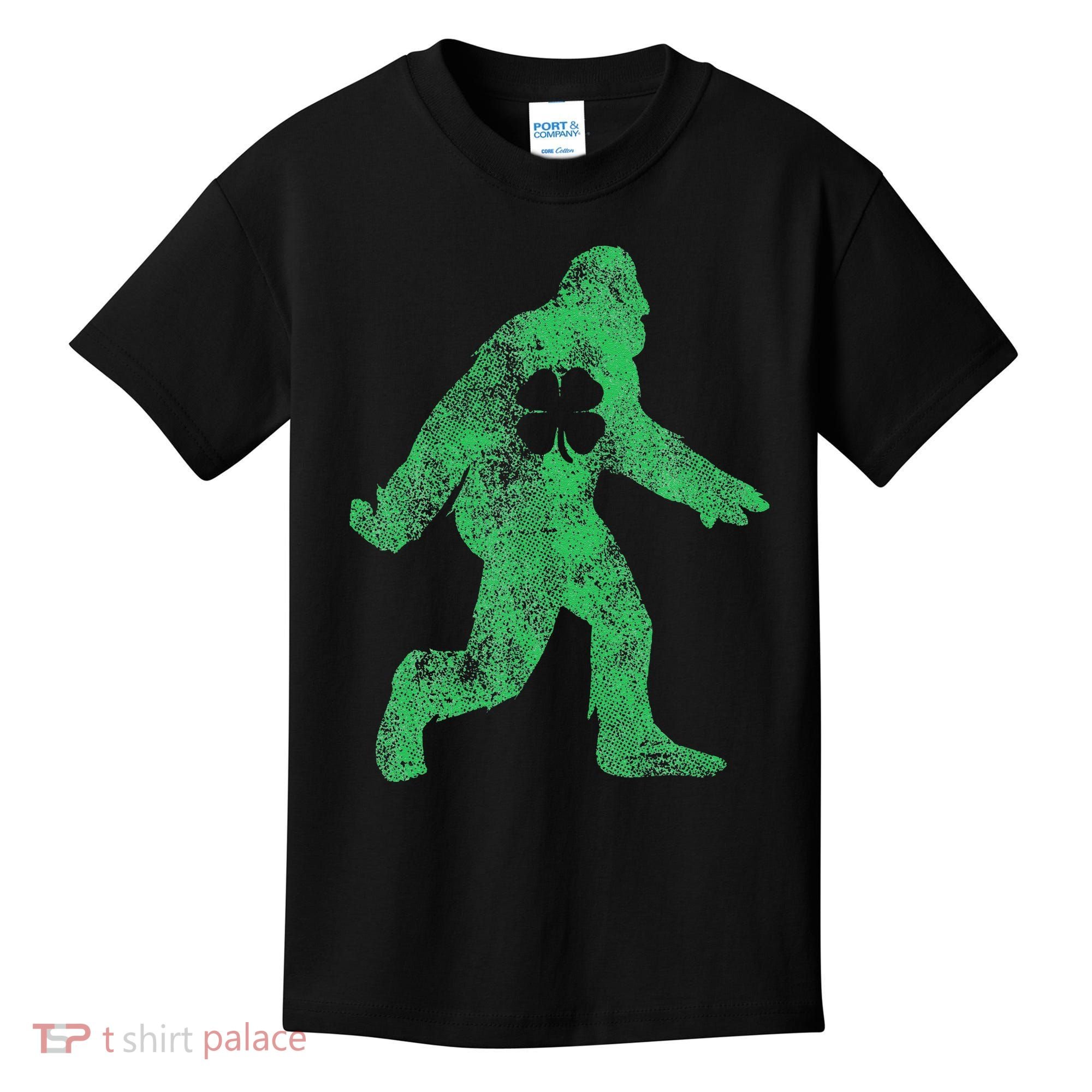 St Patricks Day Bigfoot Irish Sasqautch Saint Paddy's Gift Kids T-Shirt