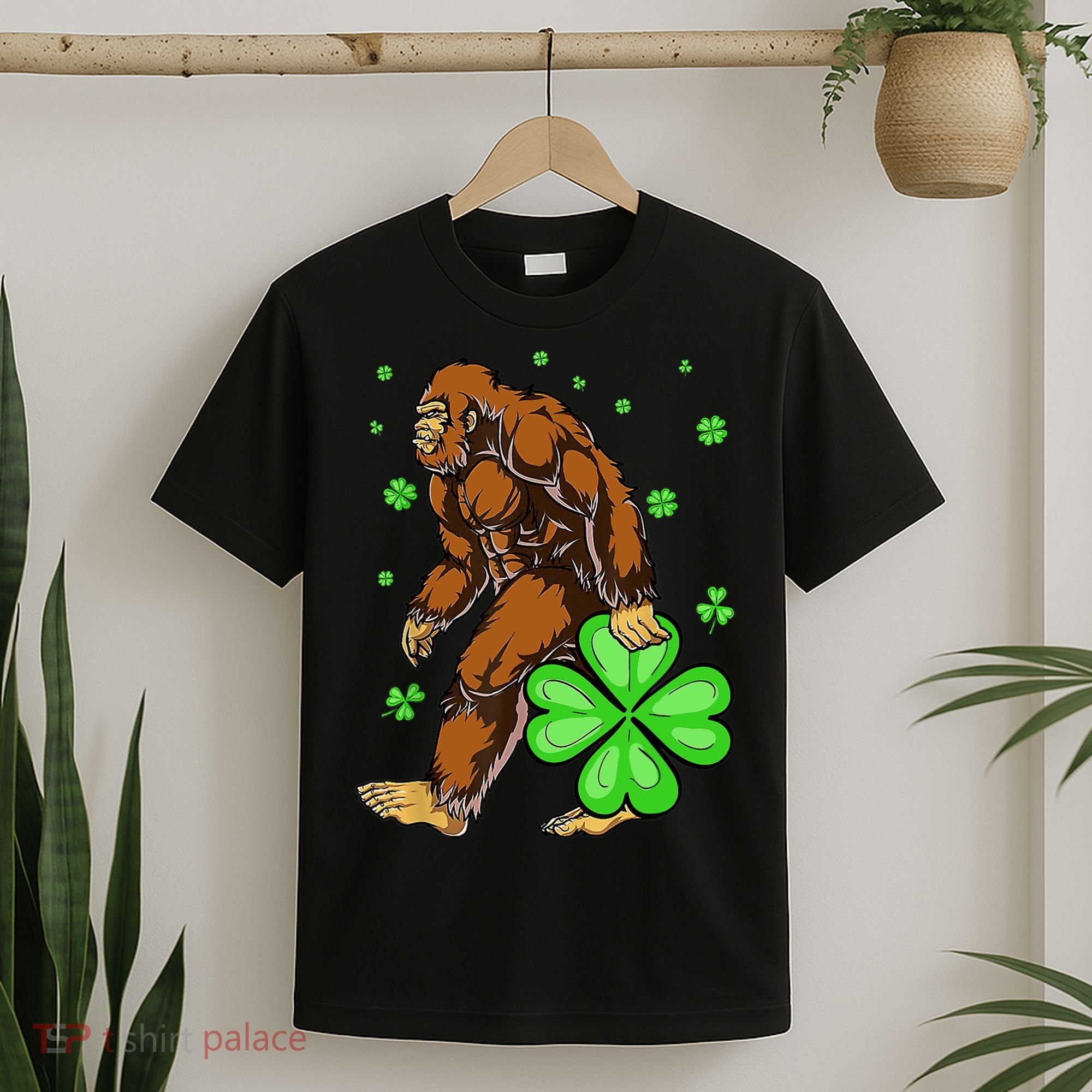 St Patrick's Day Bigfoot Irish Sasqautch Saint Padd T-Shirt
