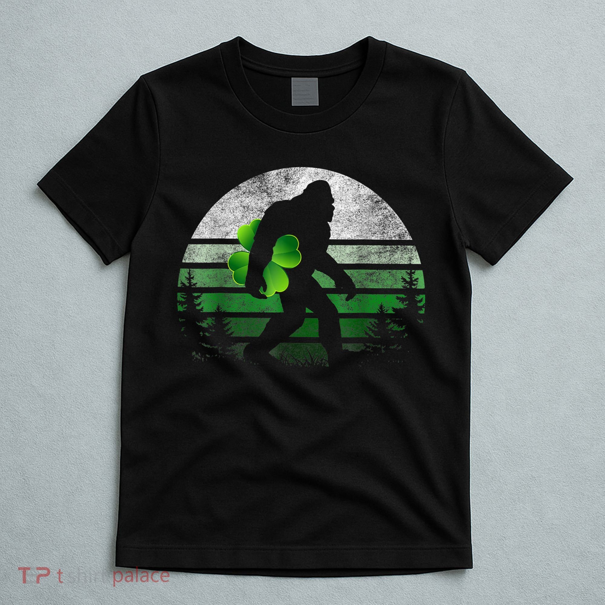 St Patricks Day Bigfoot Irish Shamrock Sasquatch Clover Leaf T-Shirt