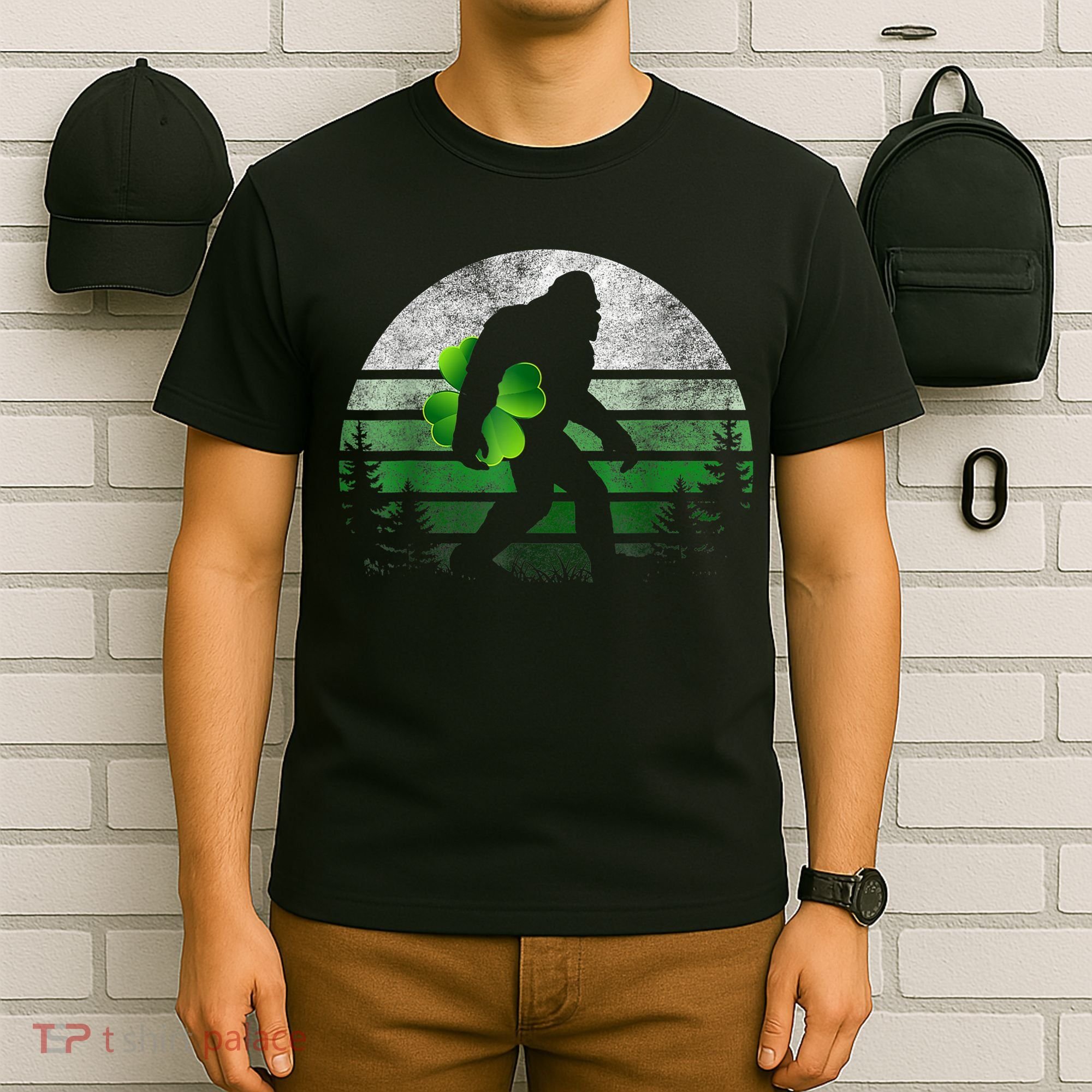St Patricks Day Bigfoot Irish Shamrock Sasquatch Clover Leaf T-Shirt