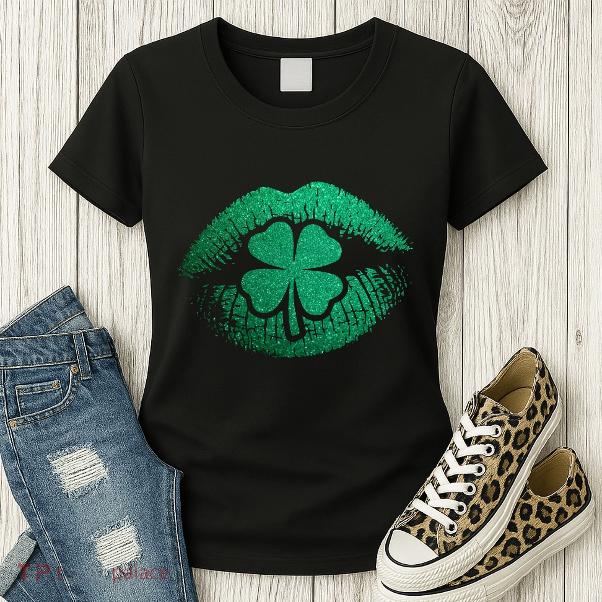 St PatrickS Day Irish Leaf Clover Lips Women's T-Shirt